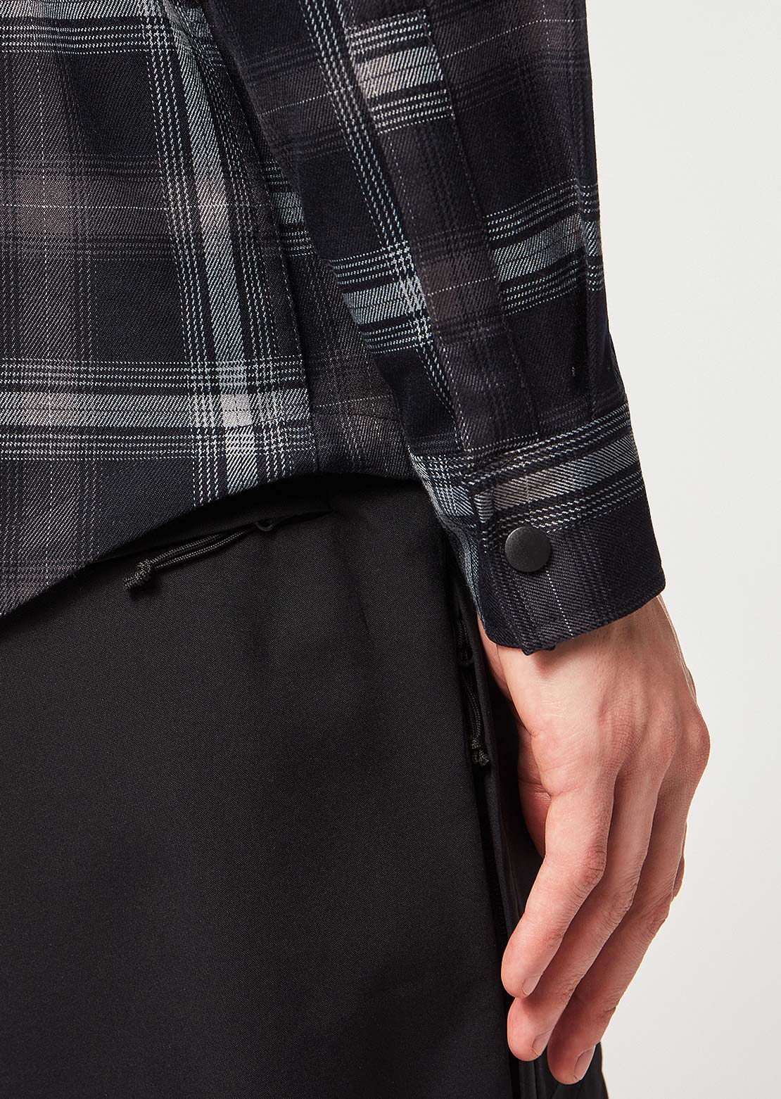 Oakley Men&#39;s TC Skull Flannel Shirt Black/Grey Check