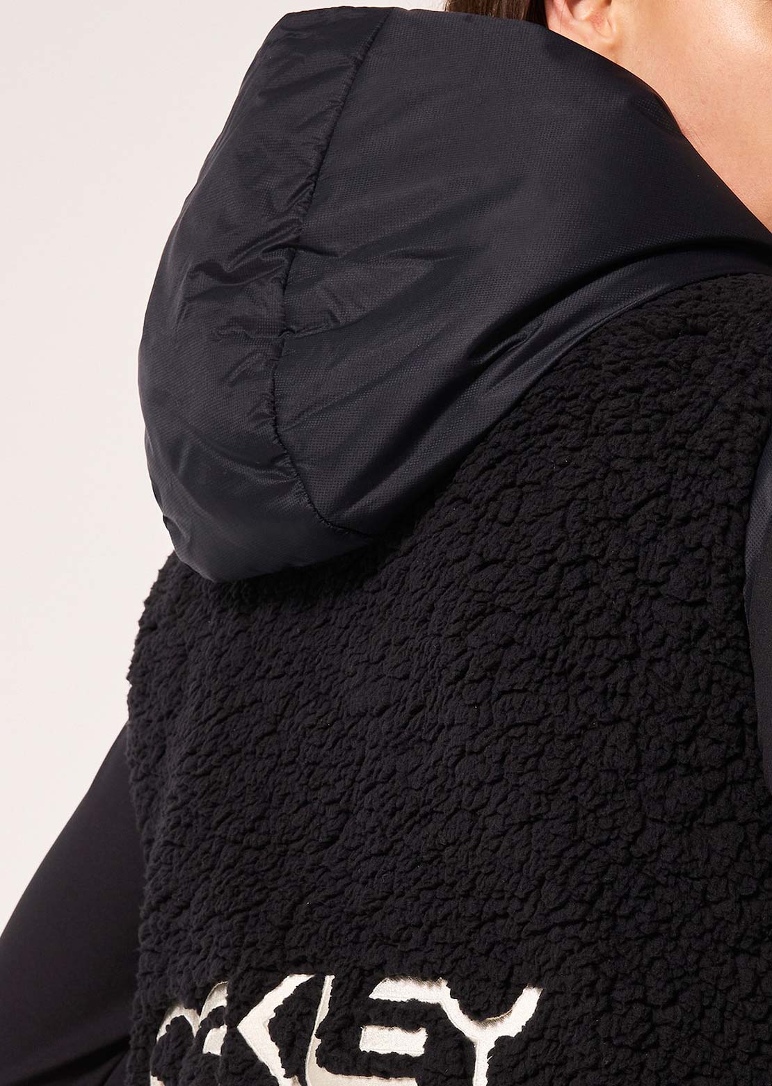 Oakley Women&#39;s TNP Sherpa RC Vest Blackout