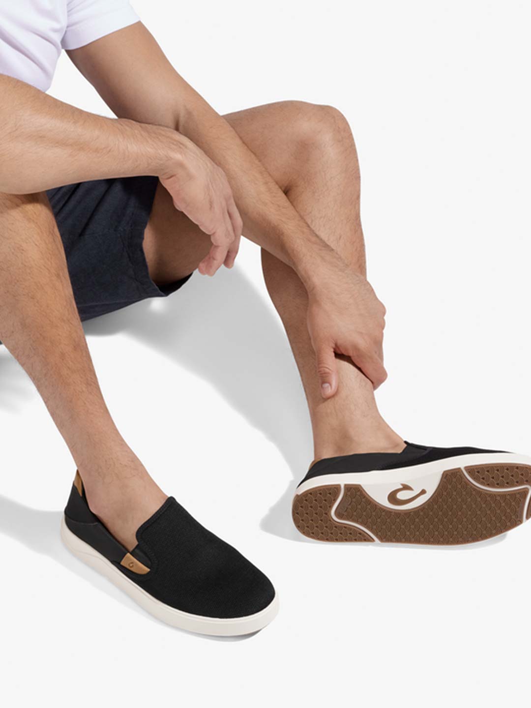 Olukai Men's Lae'ahi Nui Shoes Black/Tan
