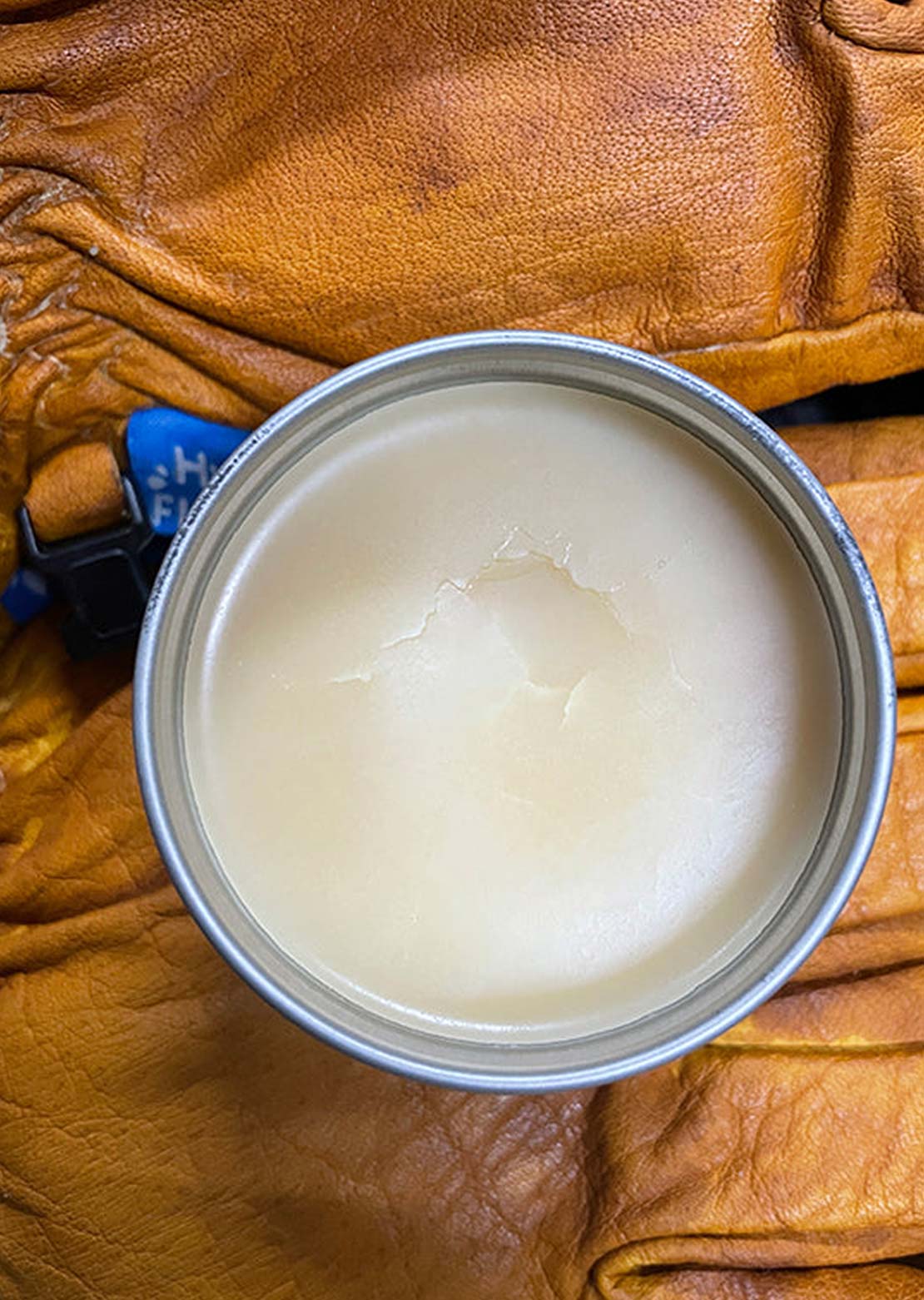 One Ball Unisex Glove Wax