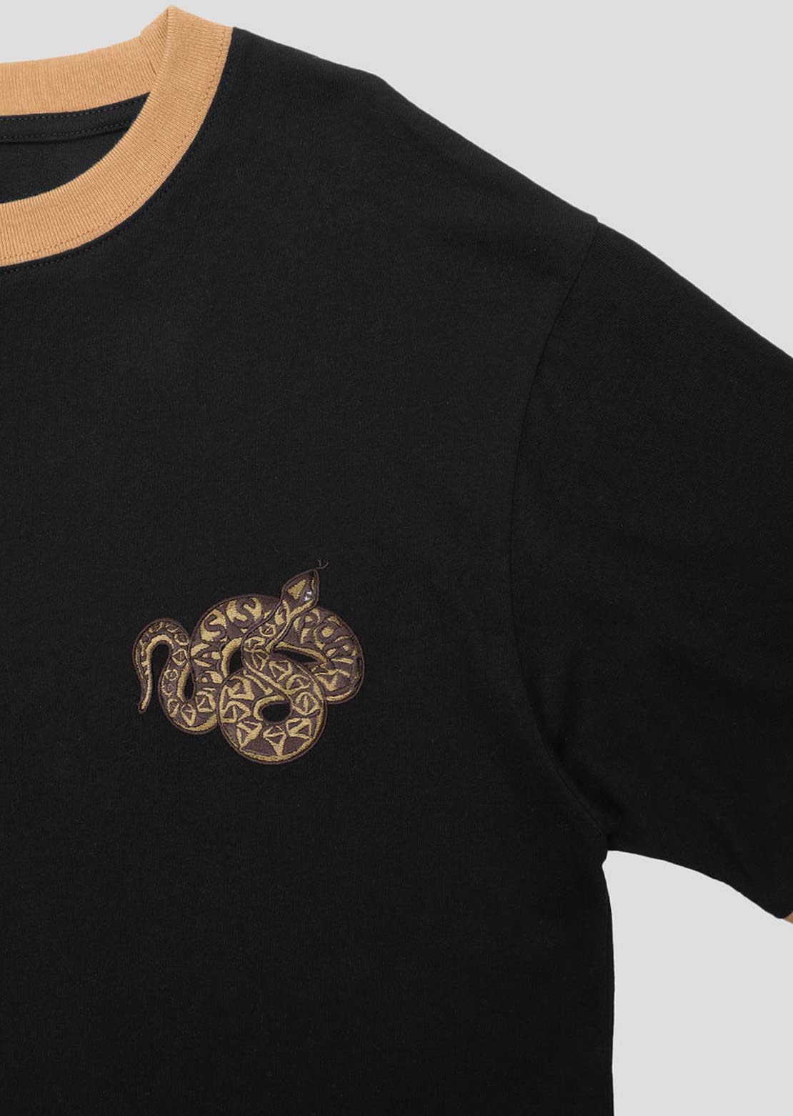 Pass-Port Coiled T-Shirt Black