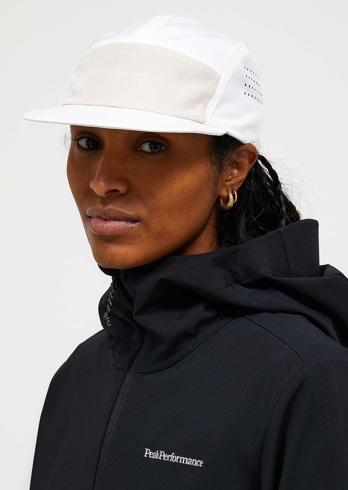 Peak Performance Unisex Lightweight Cap White Sand Fog
