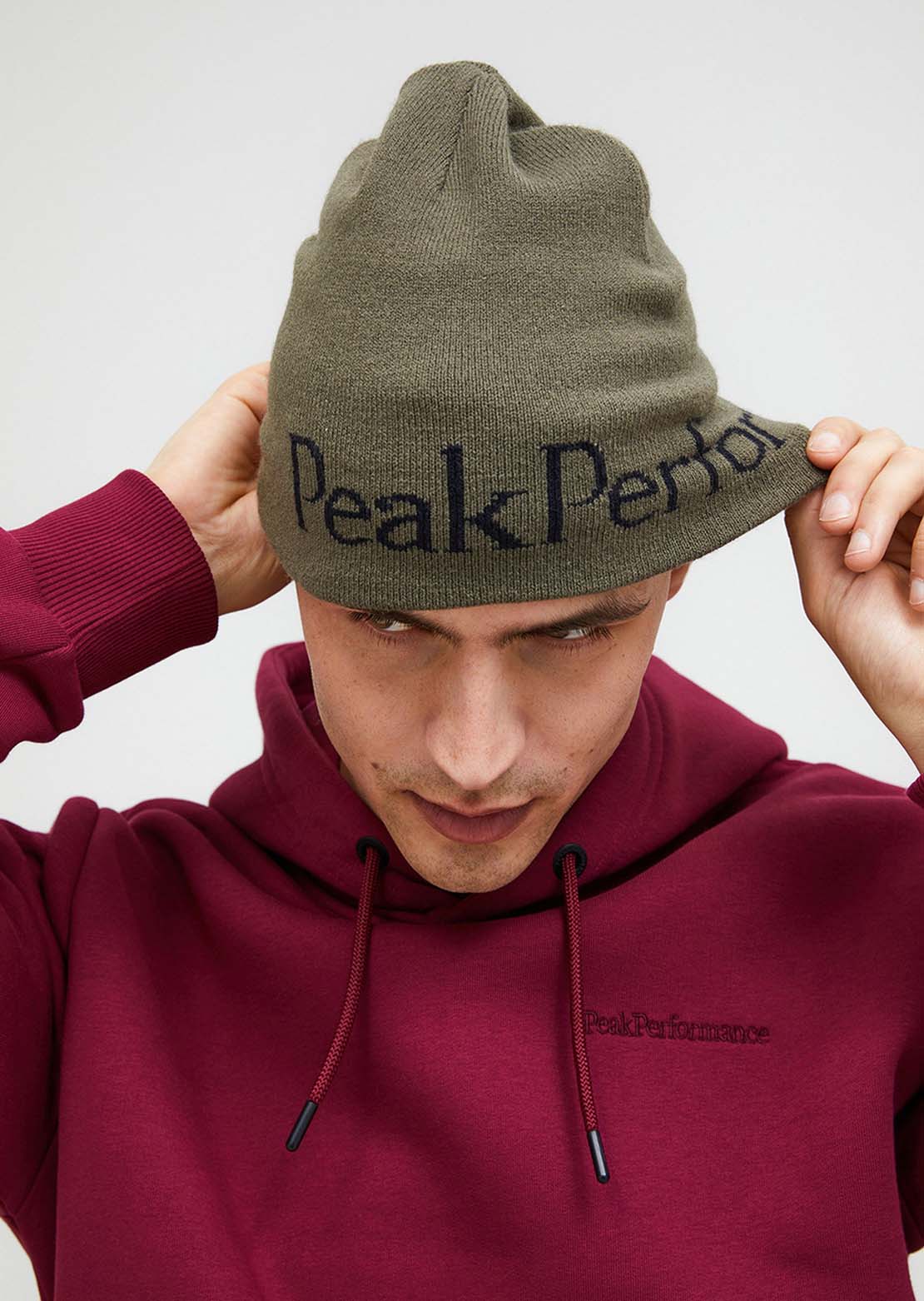 Peak Performance Unisex PP Beanie Pine Needle/Black
