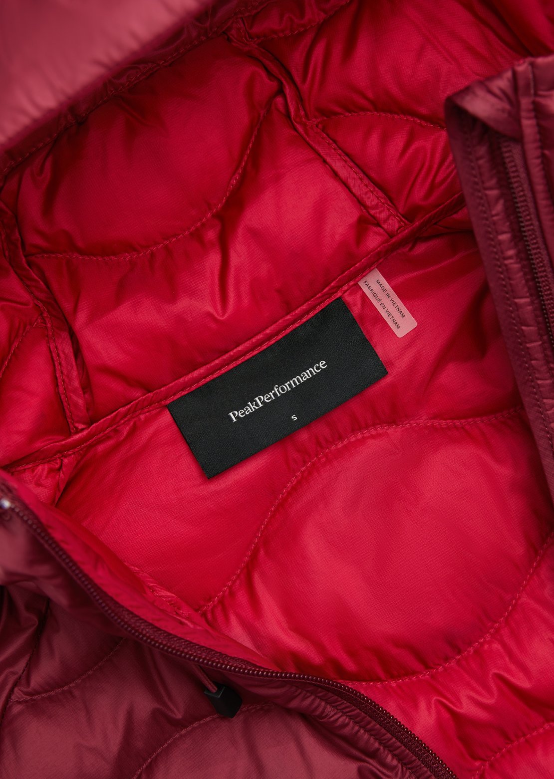 Peak Performance Women's Helium Down Hood Jacket Vertical Zenith/Tech Burgundy