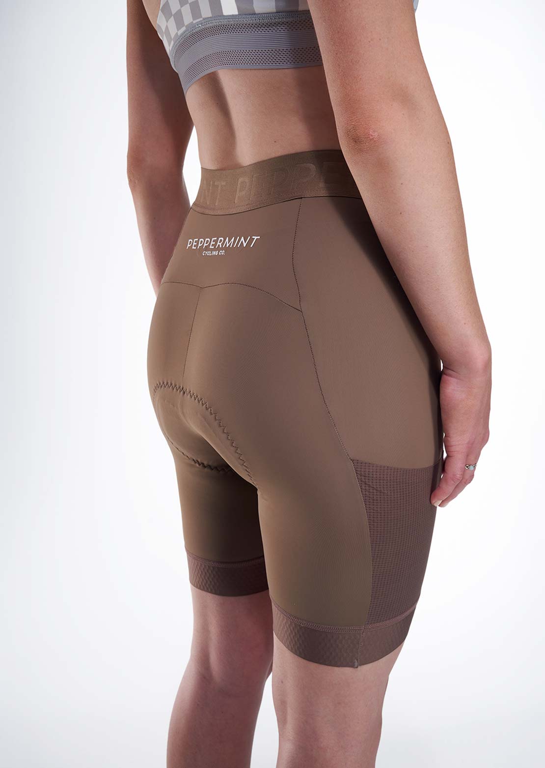 Peppermint Women's Signature Cargo Short Cacao