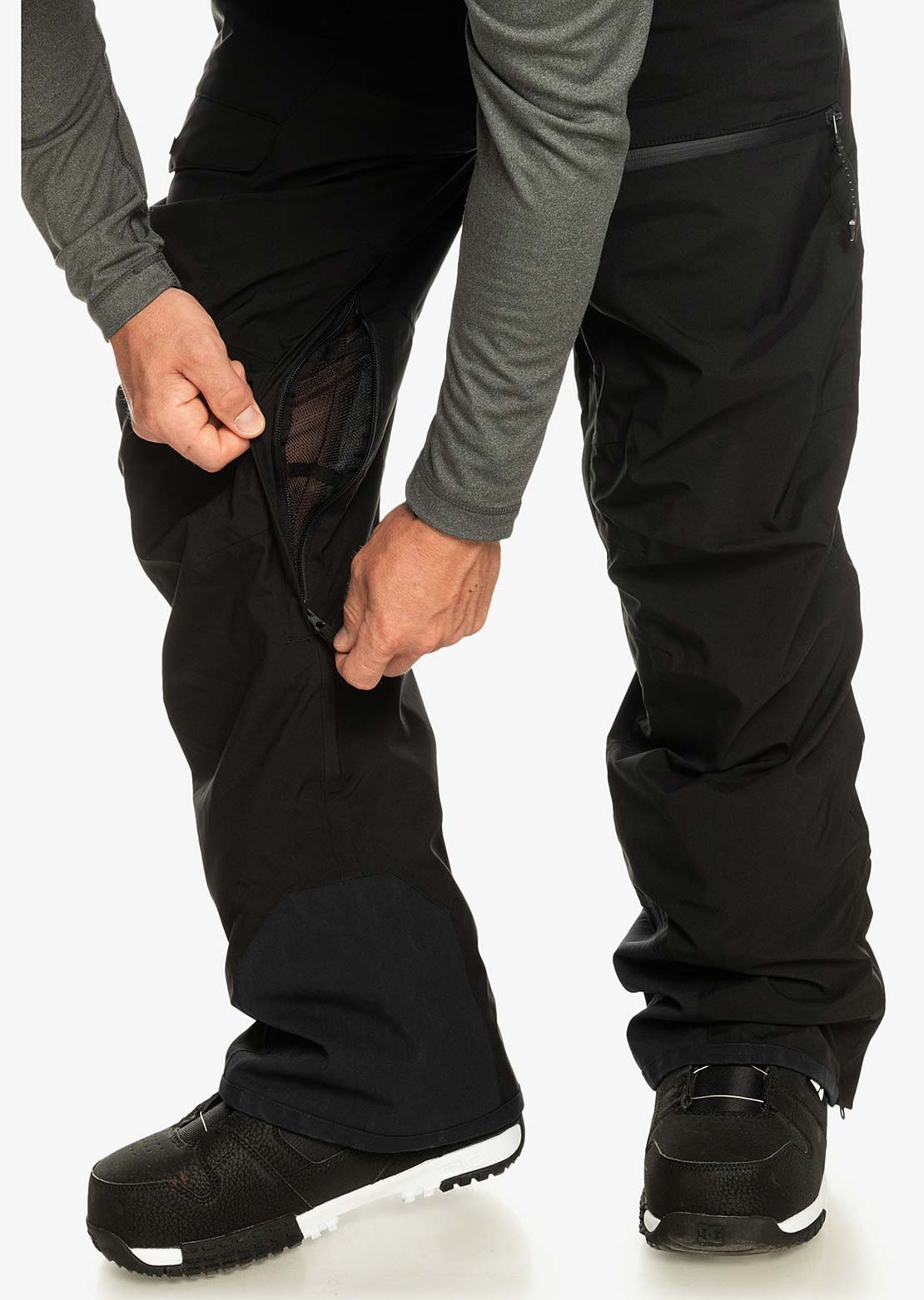 Quiksilver Men&#39;s Utility Snow Pants True Black