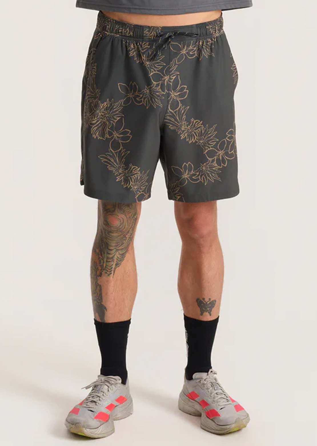 Roark Men's Serrano 7" Shorts Onyx Floral