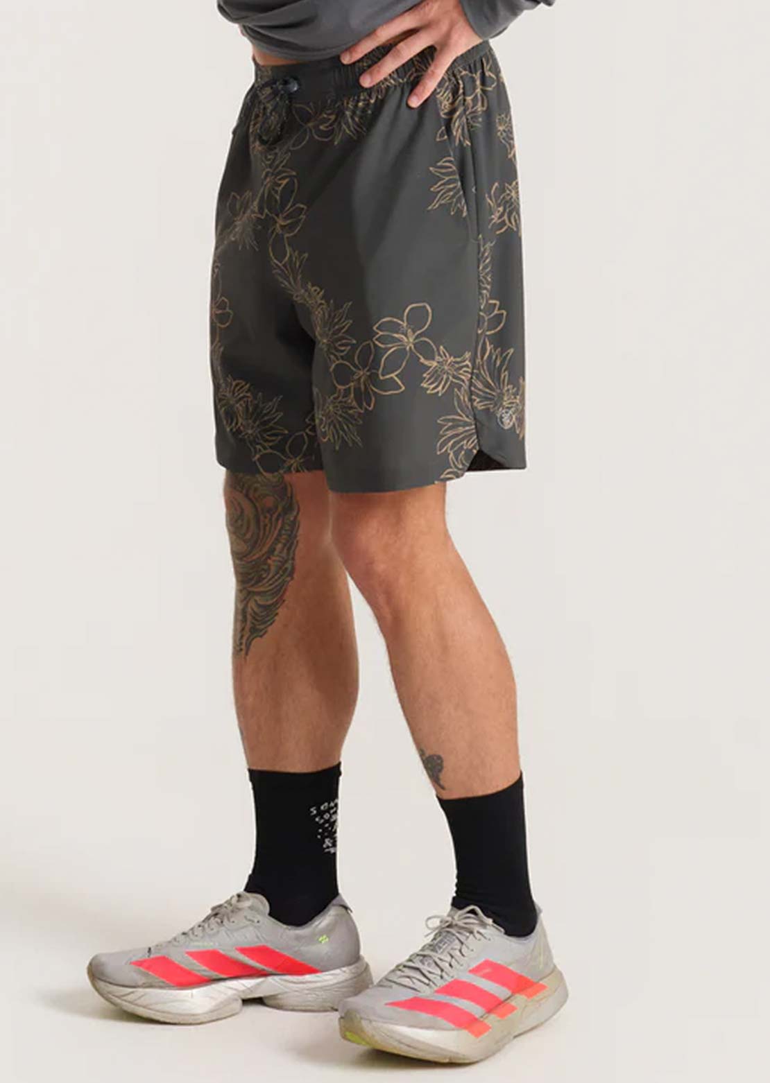 Roark Men's Serrano 7" Shorts Onyx Floral