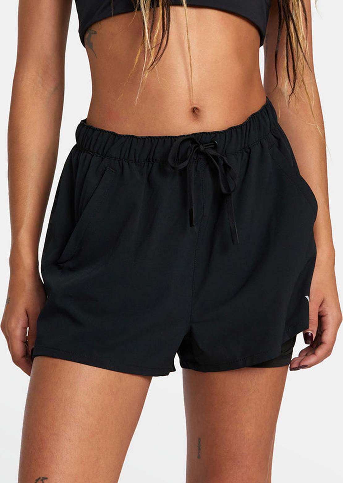 RVCA Women’s VA Essential Mid-Rise Yogger X Shorts Black