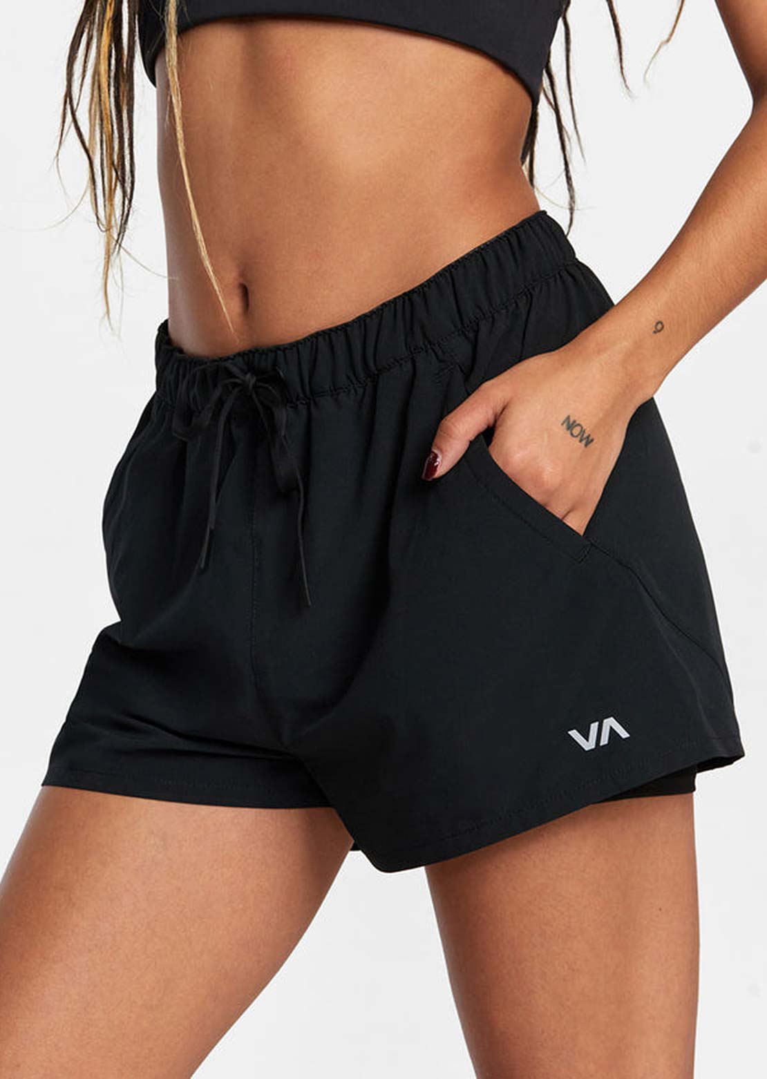 RVCA Women’s VA Essential Mid-Rise Yogger X Shorts Black