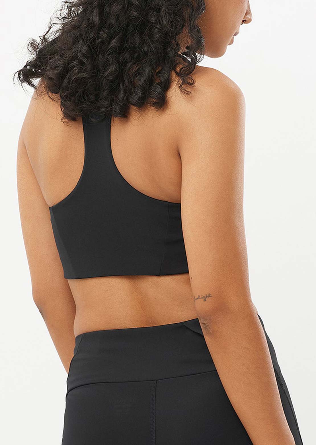 Salomon Women's Shakeout Core Sports Bra Deep Black