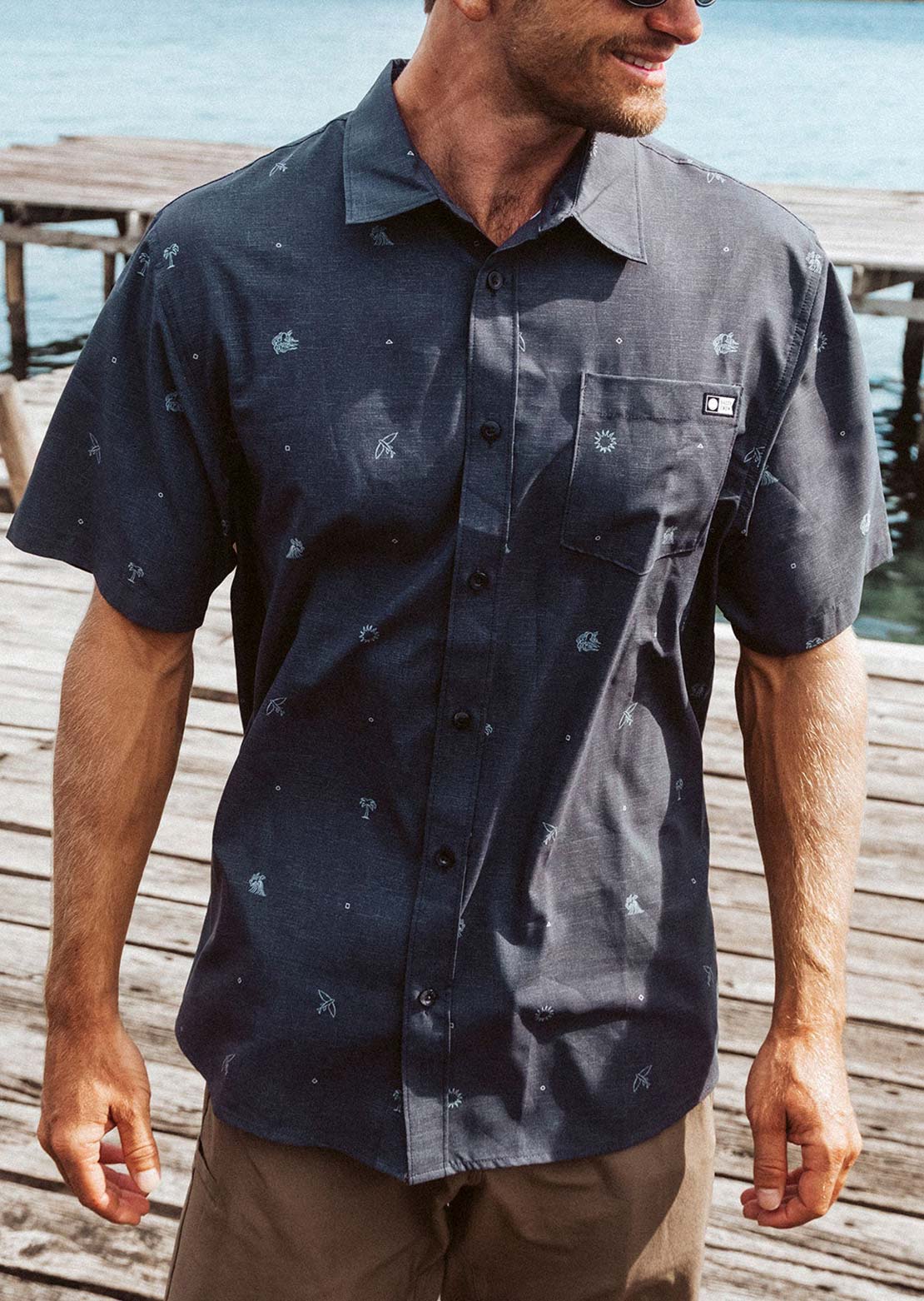 Salty Crew Men&#39;s Micro Vibes Tech Woven Button Up Shirt Coal