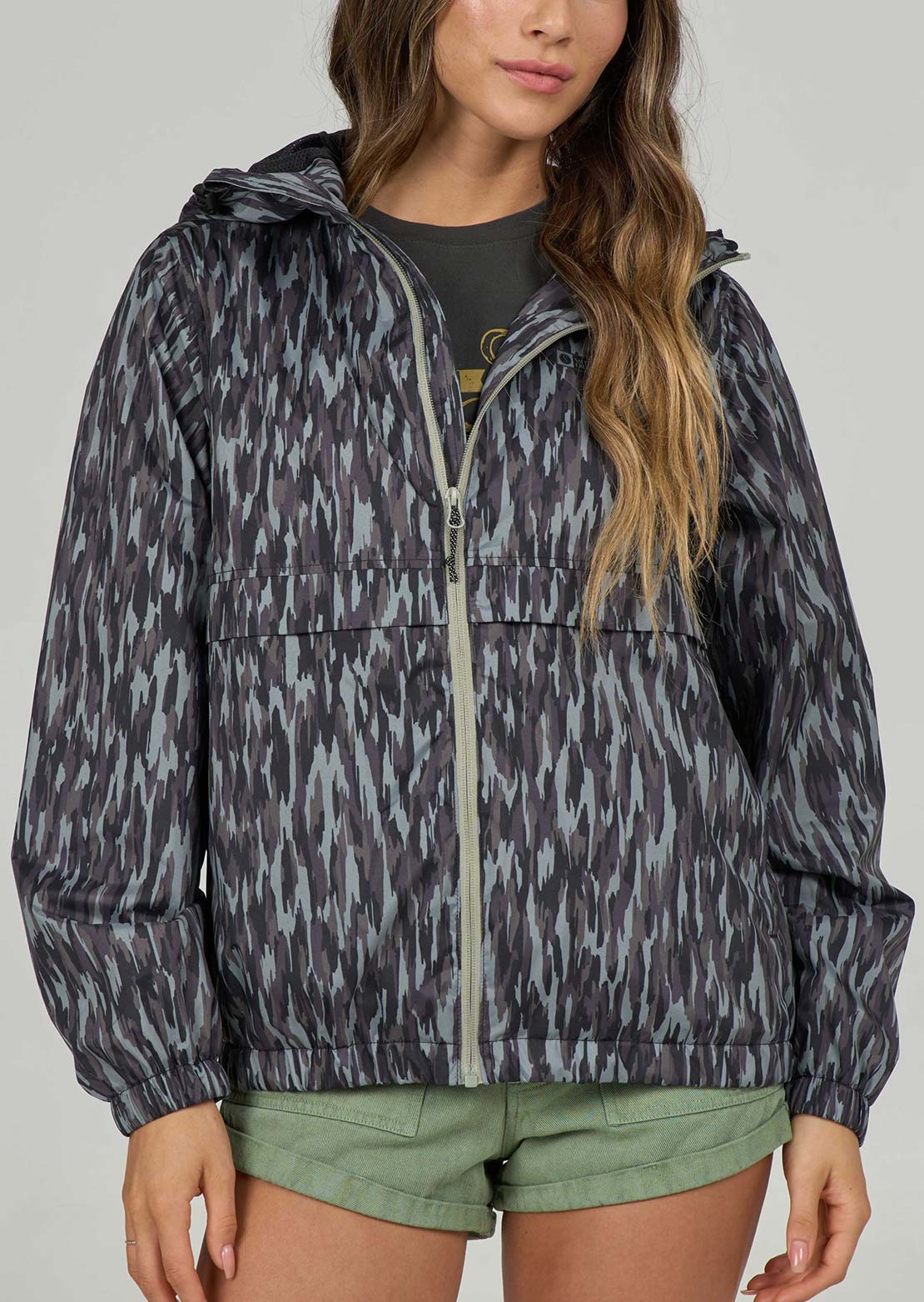 Salty Crew Women's Barrier Windbreaker Camo