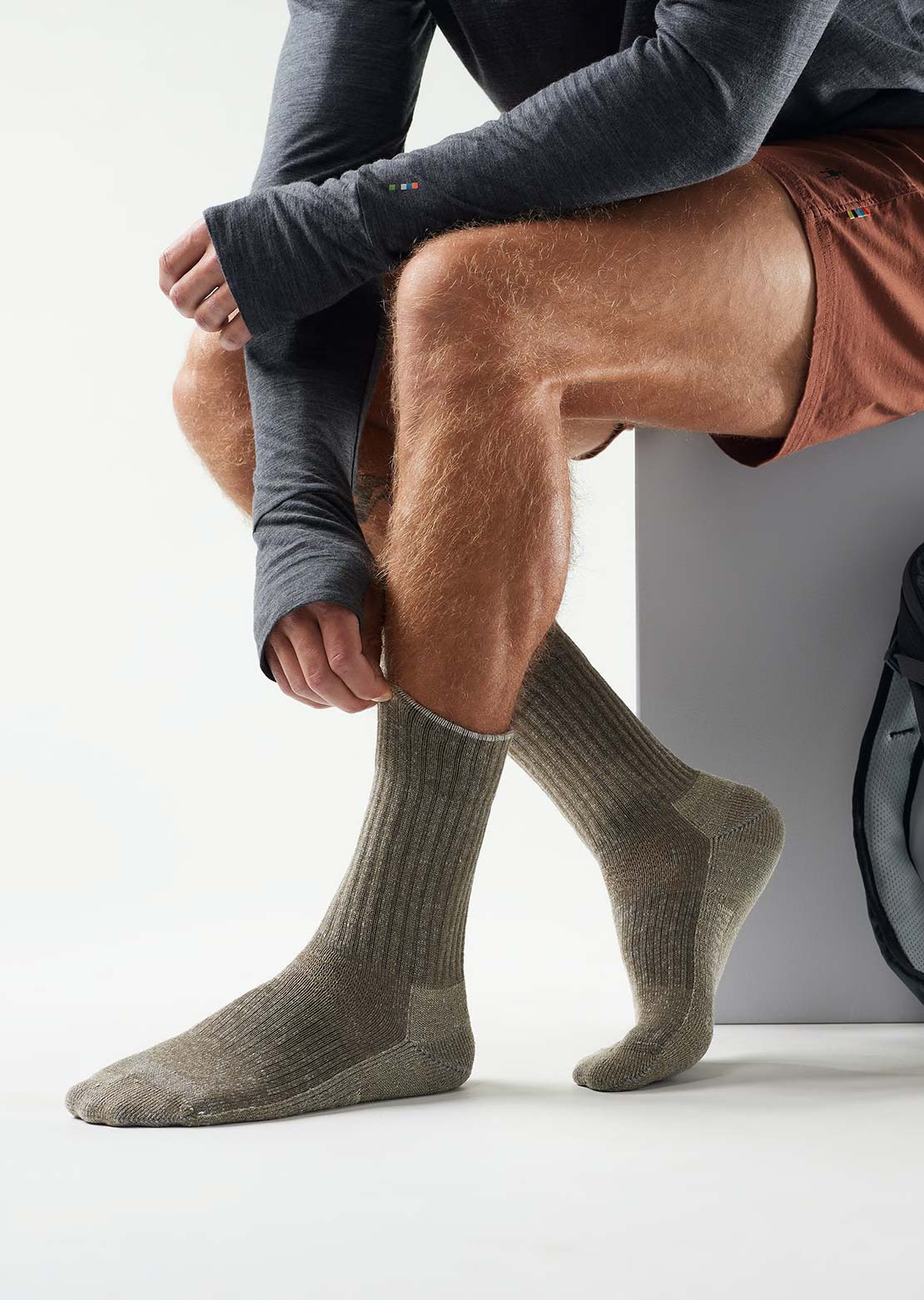 Smartwool Unisex Hike Classic Edition Light Cushion Second Cut Crew Socks Taupe