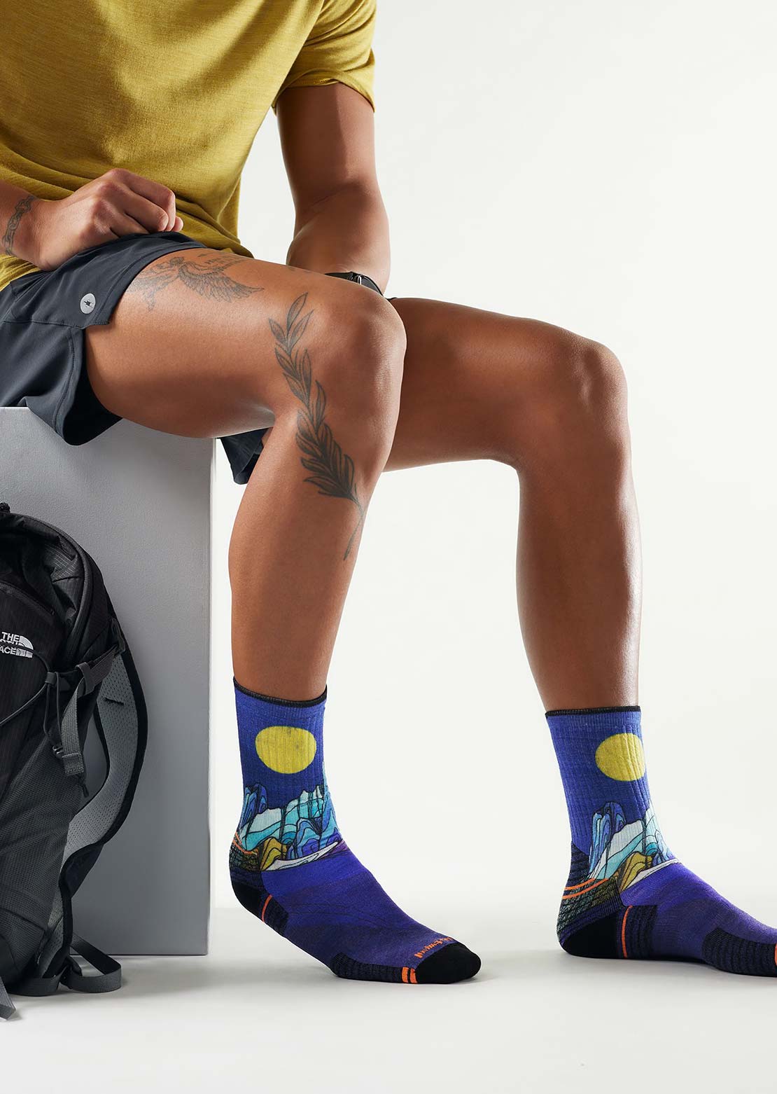Smartwool Unisex Hike Targeted Cushion Mountain Myth Print Crew Socks Deep Navy