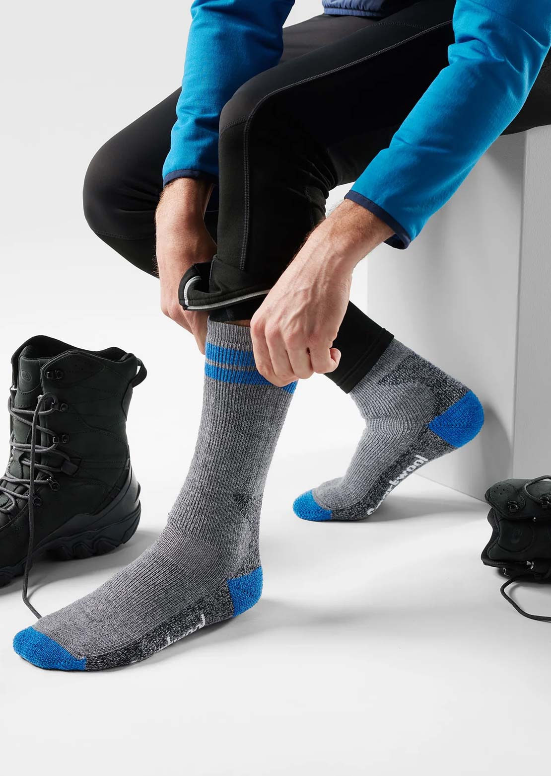 Smartwool Unisex Mountaineer Maximum Cushion Tall Crew Socks