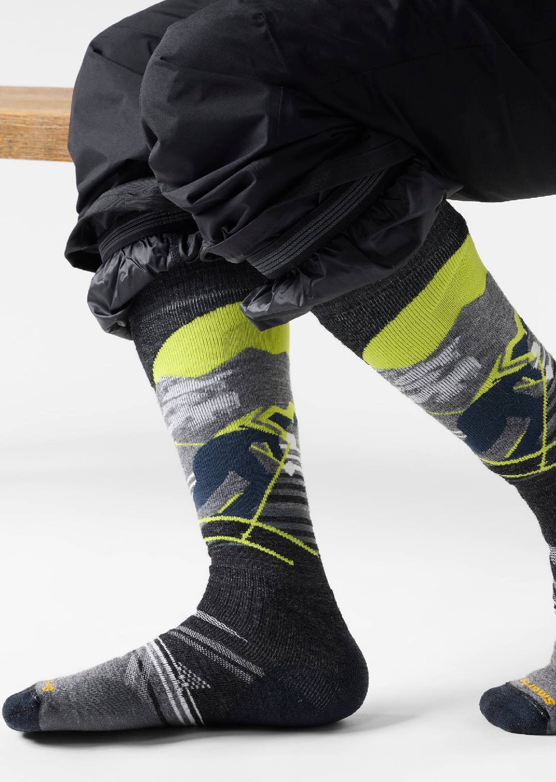 Smartwool Unisex Ski Full Cushion Chute the Moon OTC Socks Charcoal
