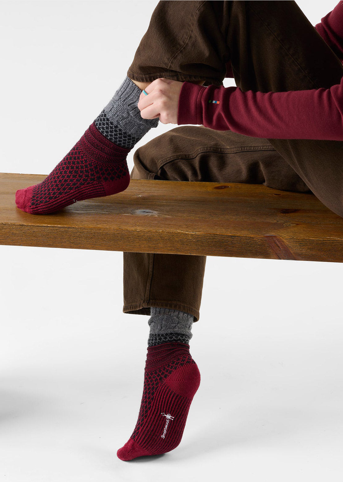 Smartwool Women's Everyday Cozy Popcorn Cable Crew Socks Black/Tibetan Red