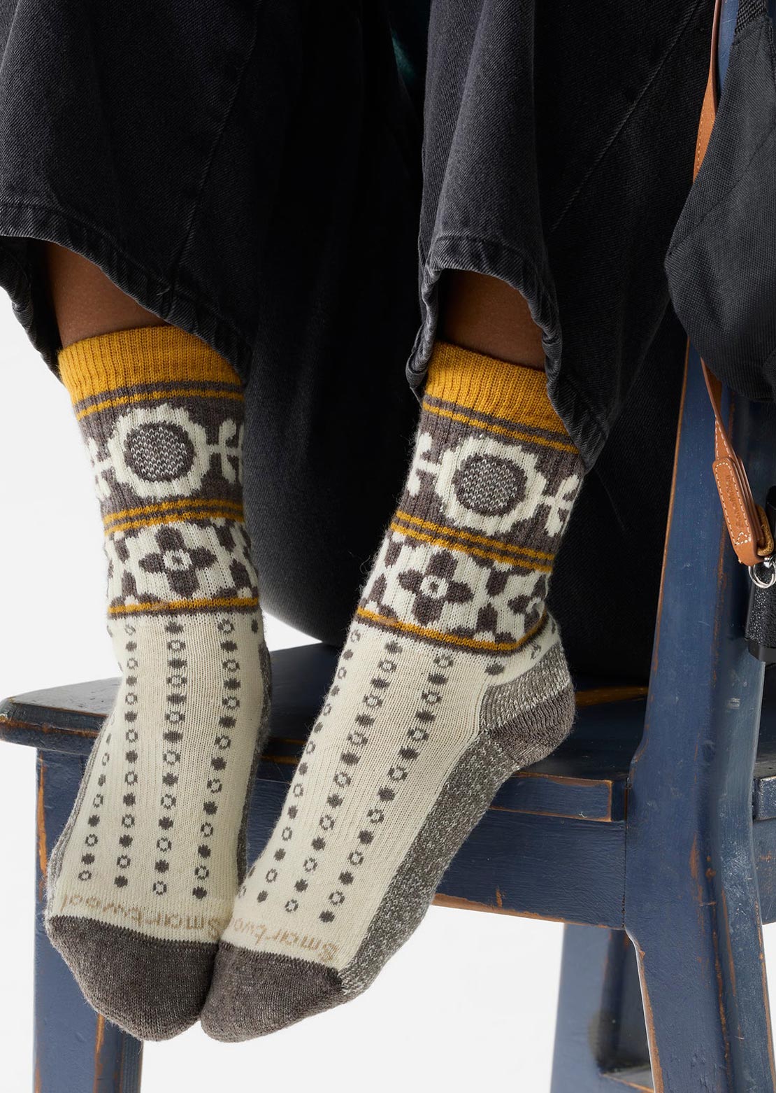 Smartwool Women's Everyday Cozy Retro Sunflower Crew Socks Natural