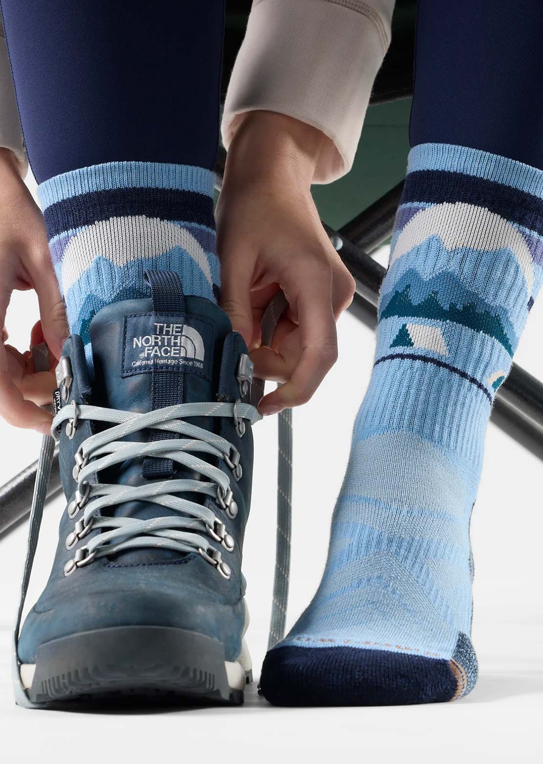 Smartwool Women's Hike Light Cushion Mountain Moon Crew Socks Serene Blue