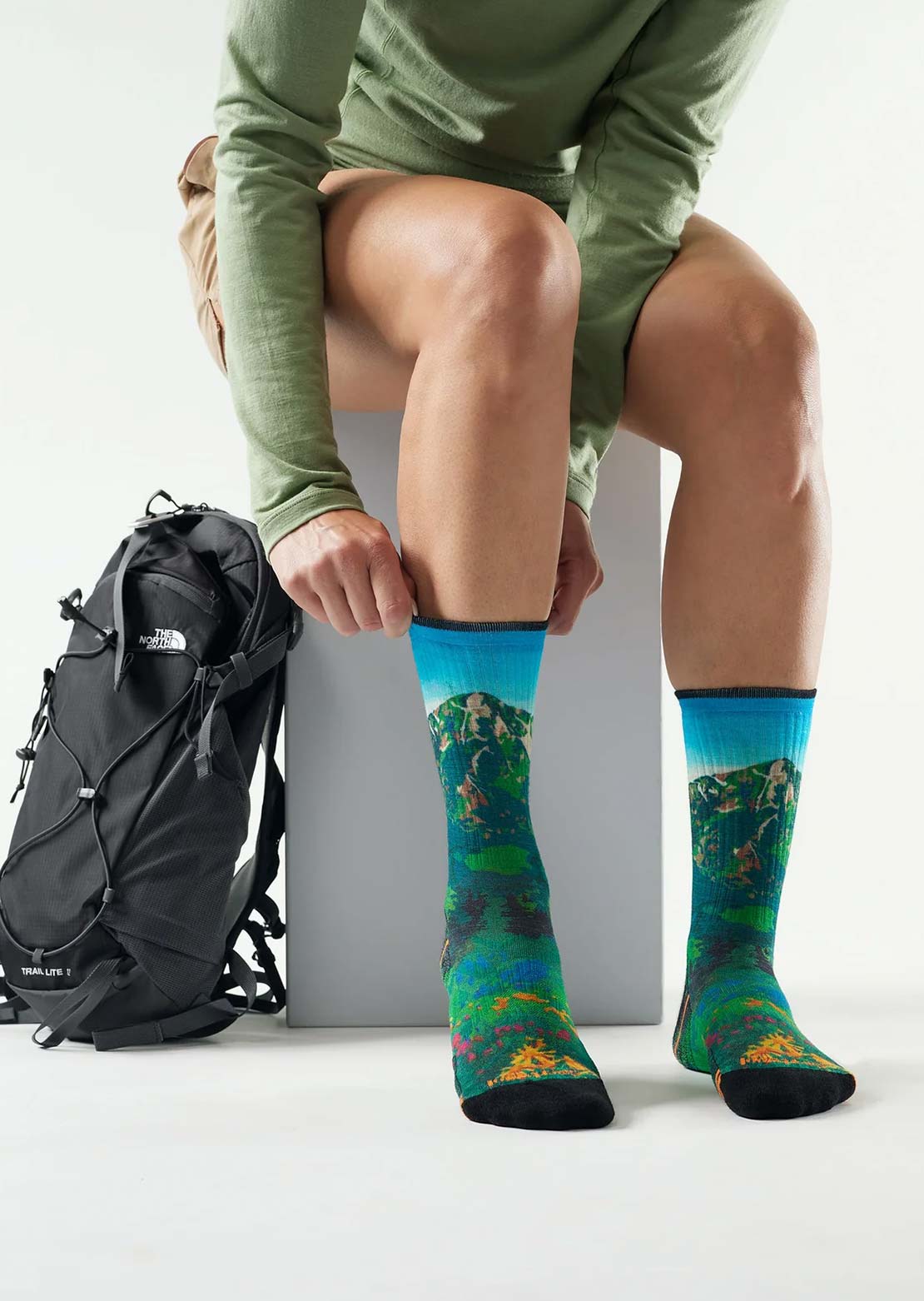 Smartwool Women's Hike Targeted Cushion Mountain Lake Print Crew Socks