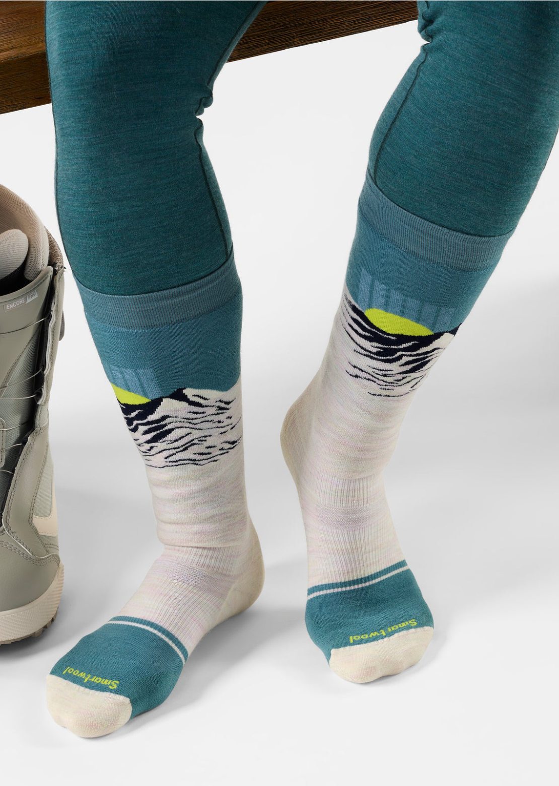 Smartwool Women's Snowboard Targeted Cushion Valley Sunset OTC Socks Moonbeam