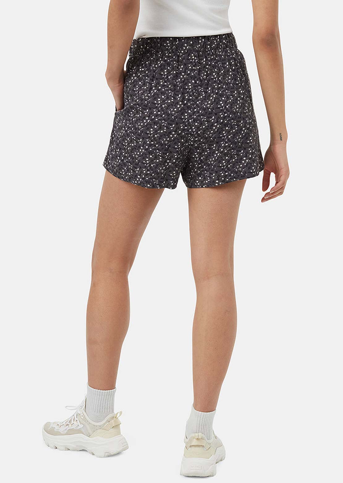 Tentree Women's EcoWoven Crepe Shorts Graphite/Flourish Floral