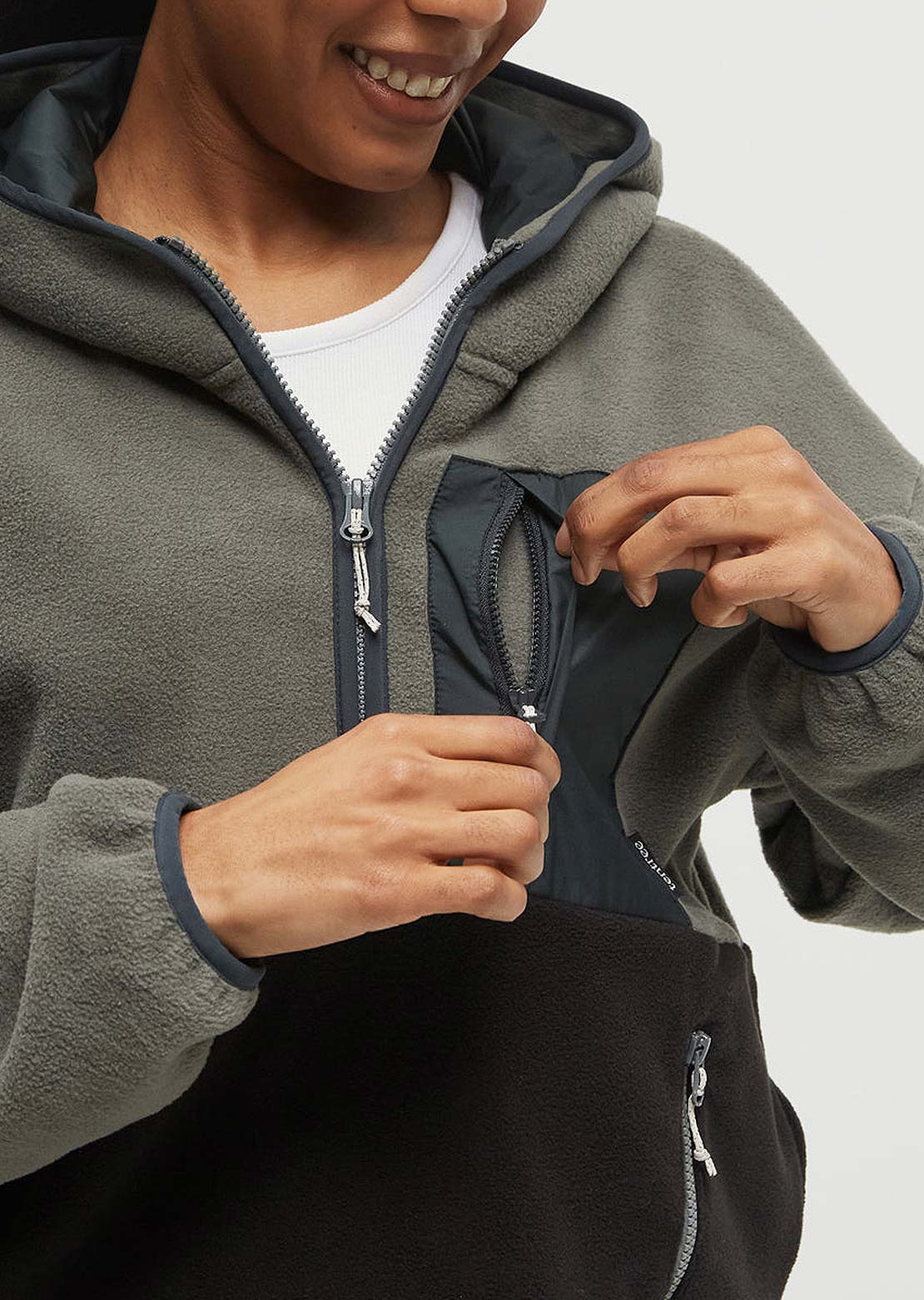 Tentree Women&#39;s Recycled MicroFleece Contrast 1/4 Zip Long Sleeve