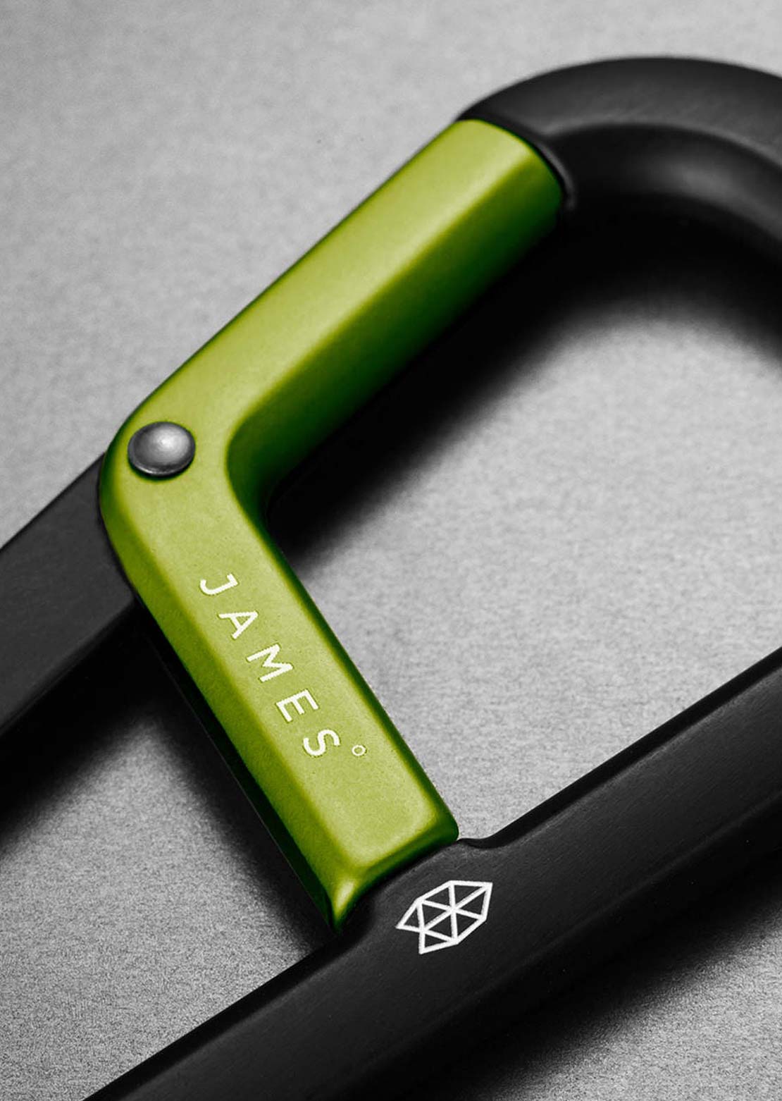 The James Brand Hardin Clip Black/Electric Moss