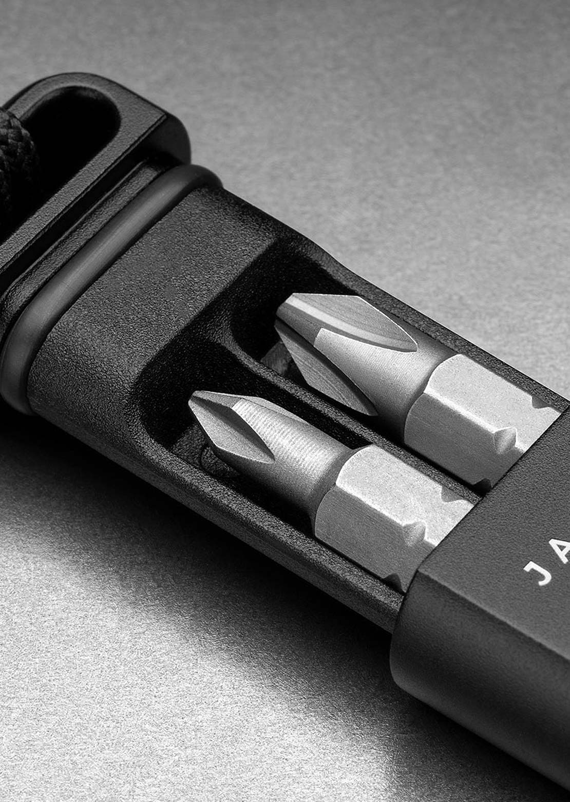 The James Brand Warrrick Bit Screwdriver Black
