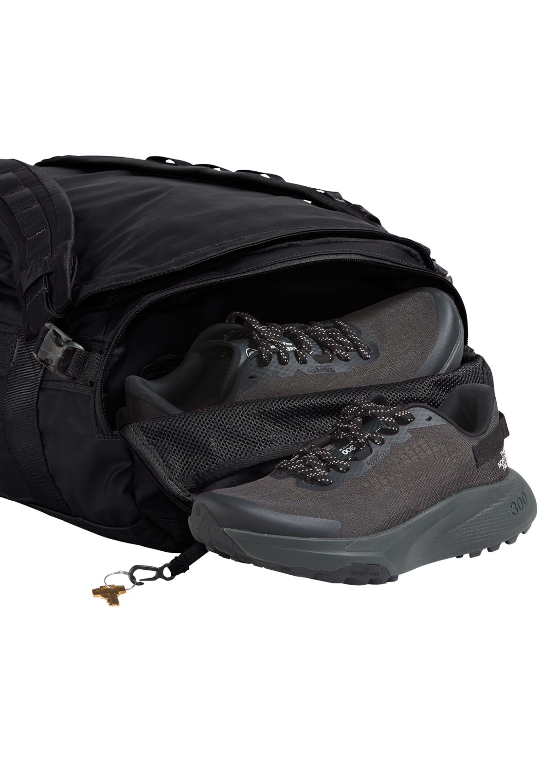 The North Face Base Camp Voyager 32 L Duffel Bag TNF Black/TNF White-NPF