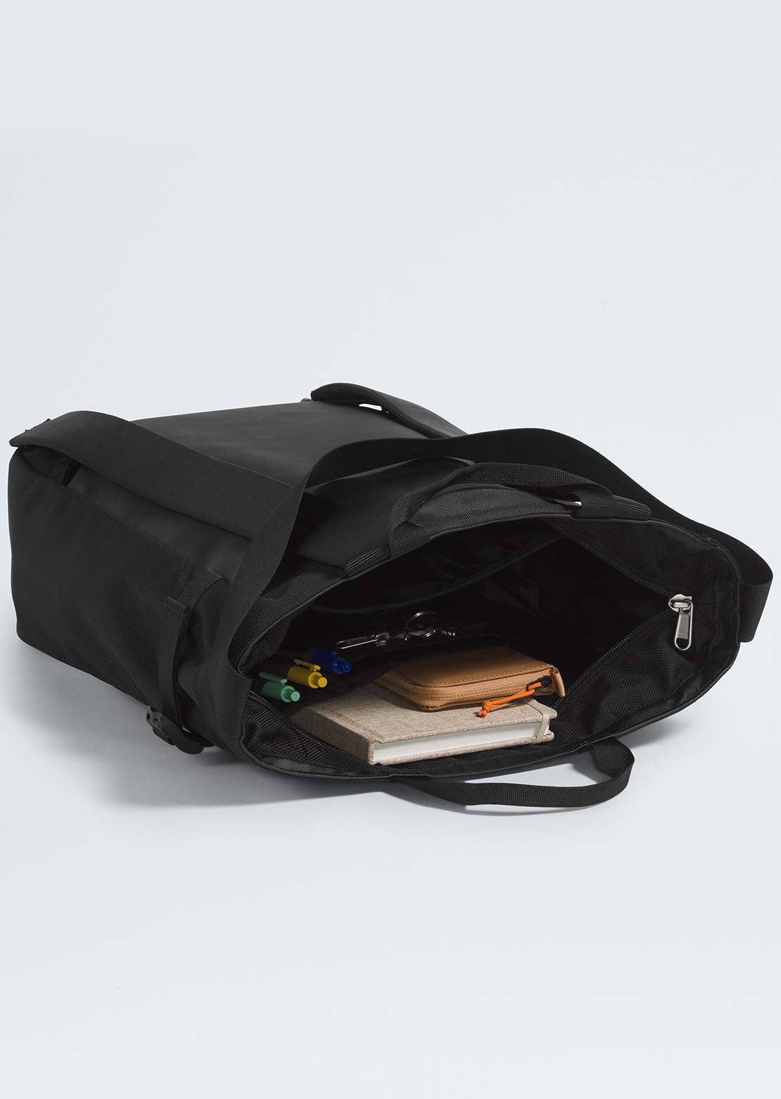 The North Face Base Camp Voyager Tote Bag TNF Black/TNF Black