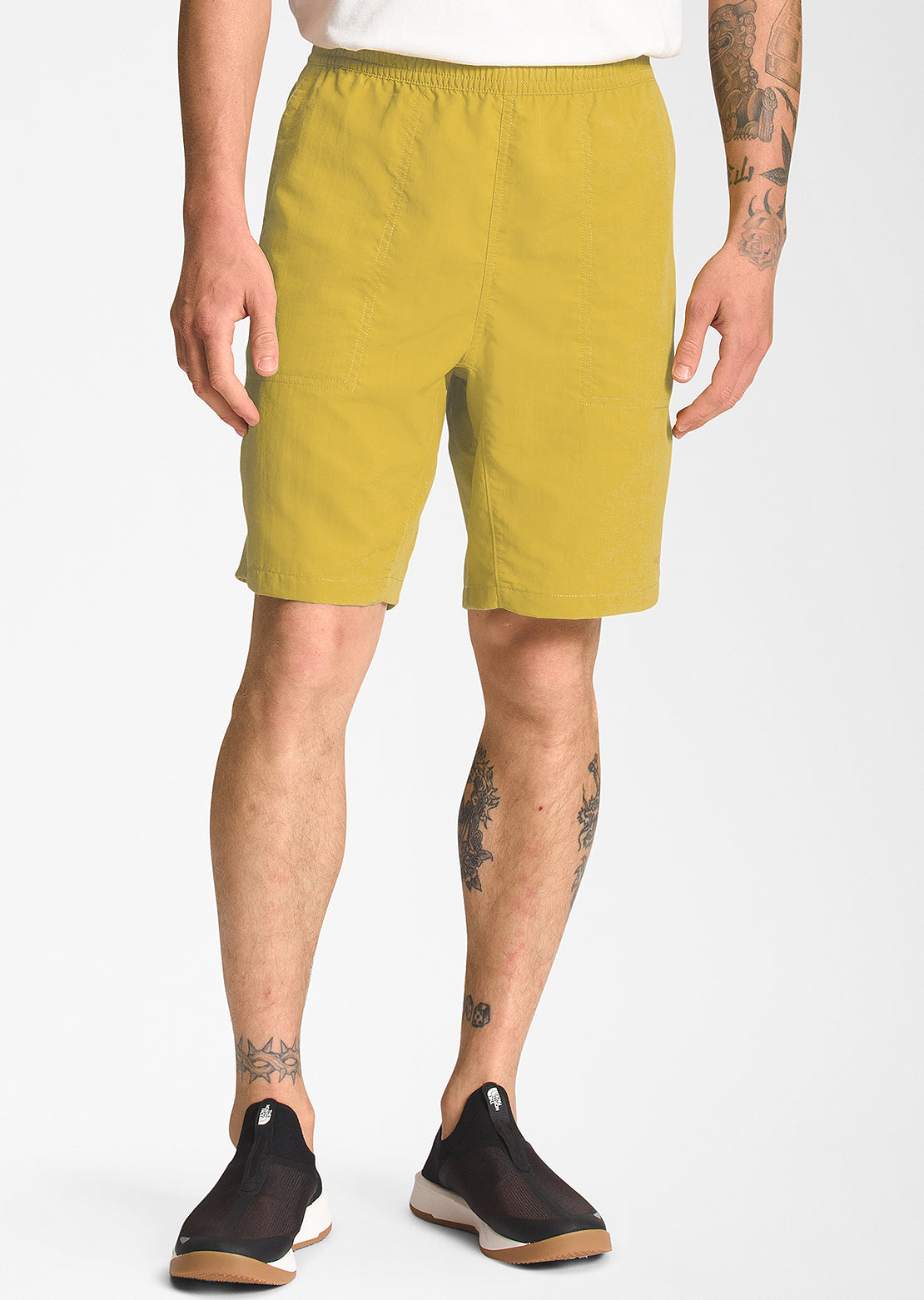 The North Face Men's Pull-On Adventure Regular Shorts Yellow Sit