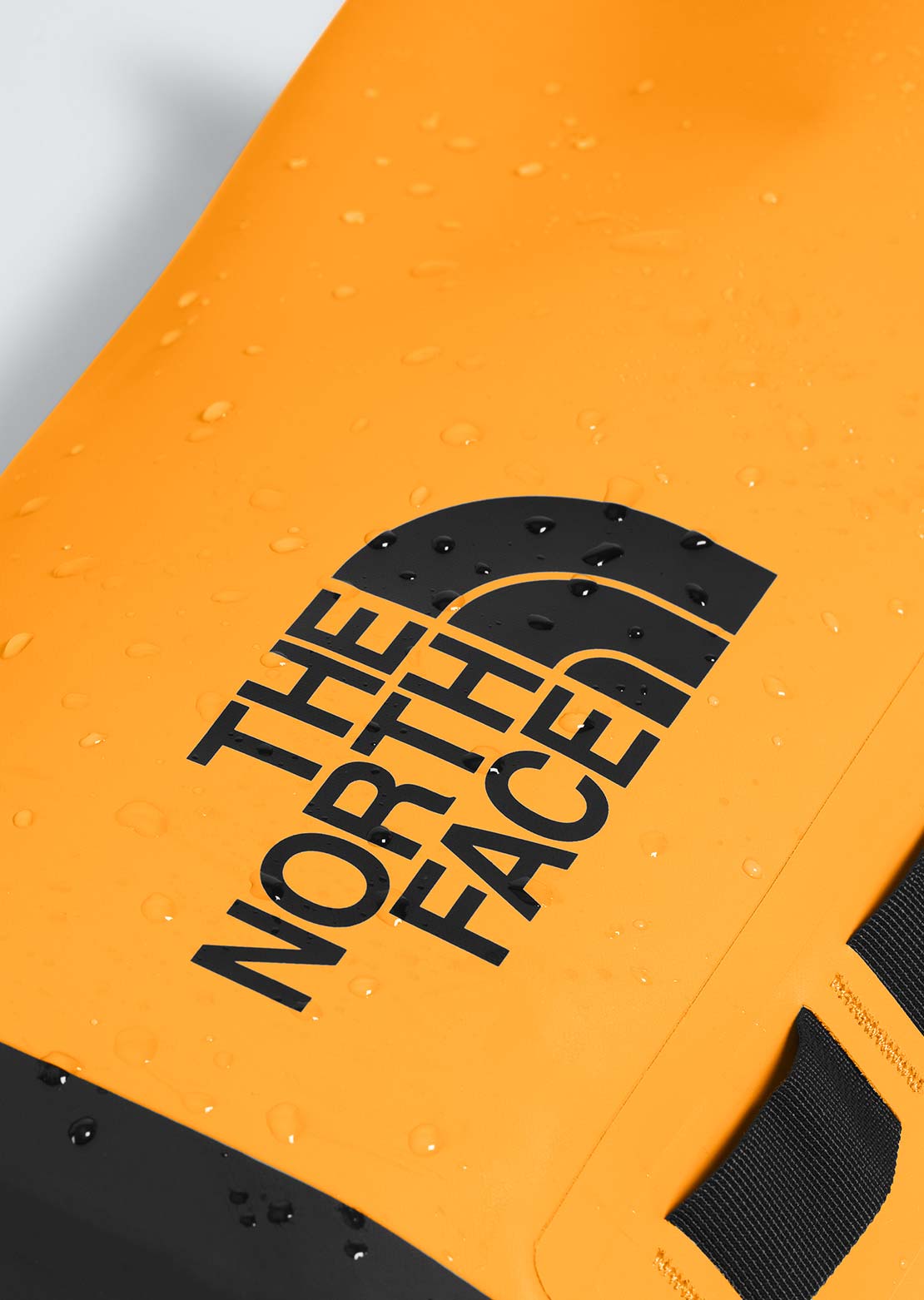 The North Face Unisex Base Camp 8L Dry Bag Summit Gold/TNF Black