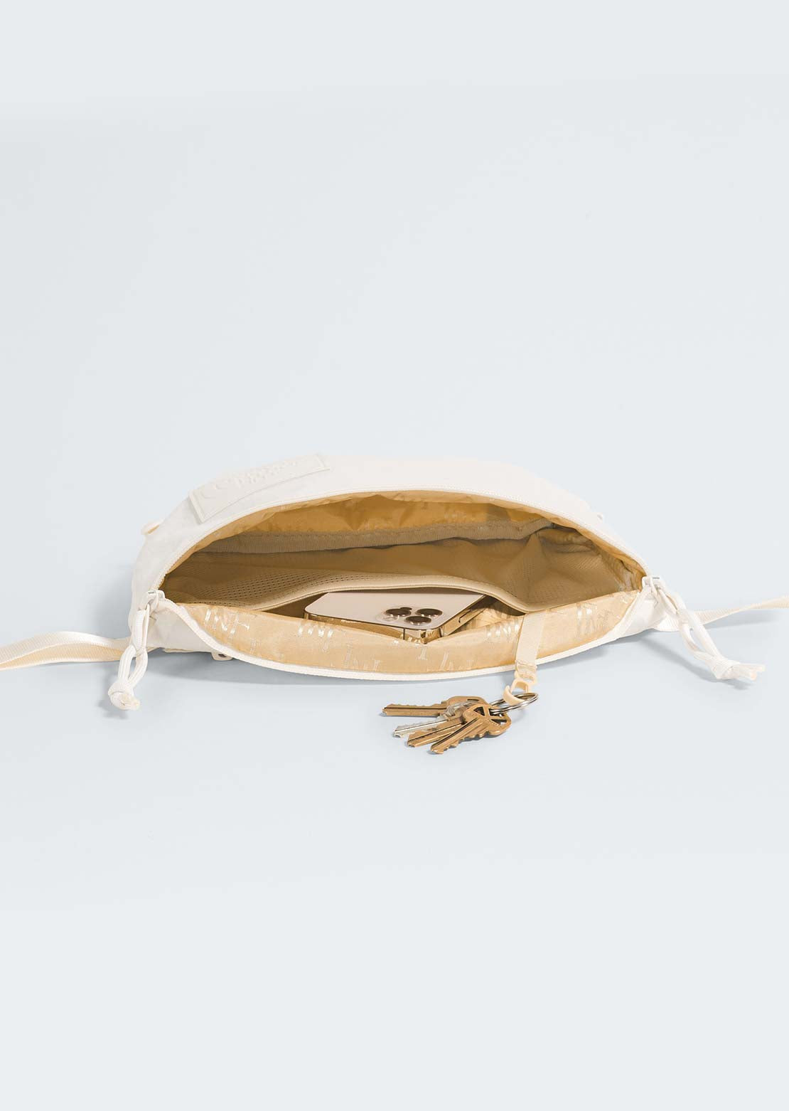 The North Face Women's Never Stop Lumbar Pack White Dune