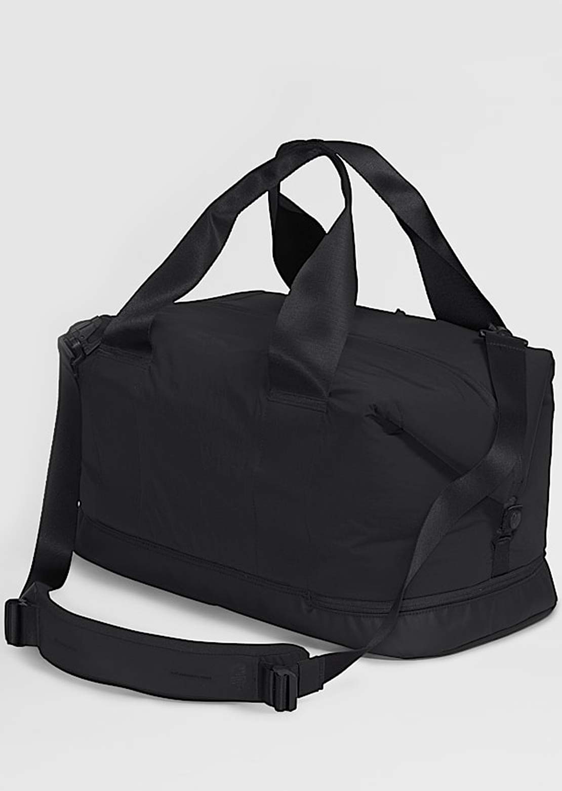 The North Face Women&#39;s Never Stop Weekender Duffel Bag TNF Black-Npf