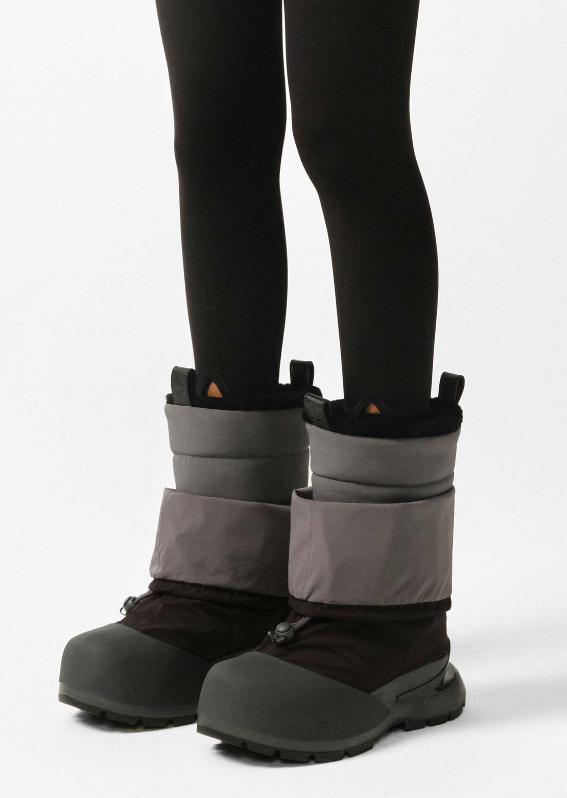Ulu Unisex Raven Arctic Grip Mid Boots Black