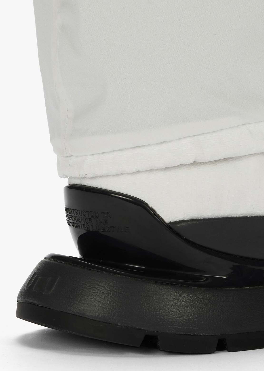 Ulu Unisex Raven Arctic Grip Mid Boots White