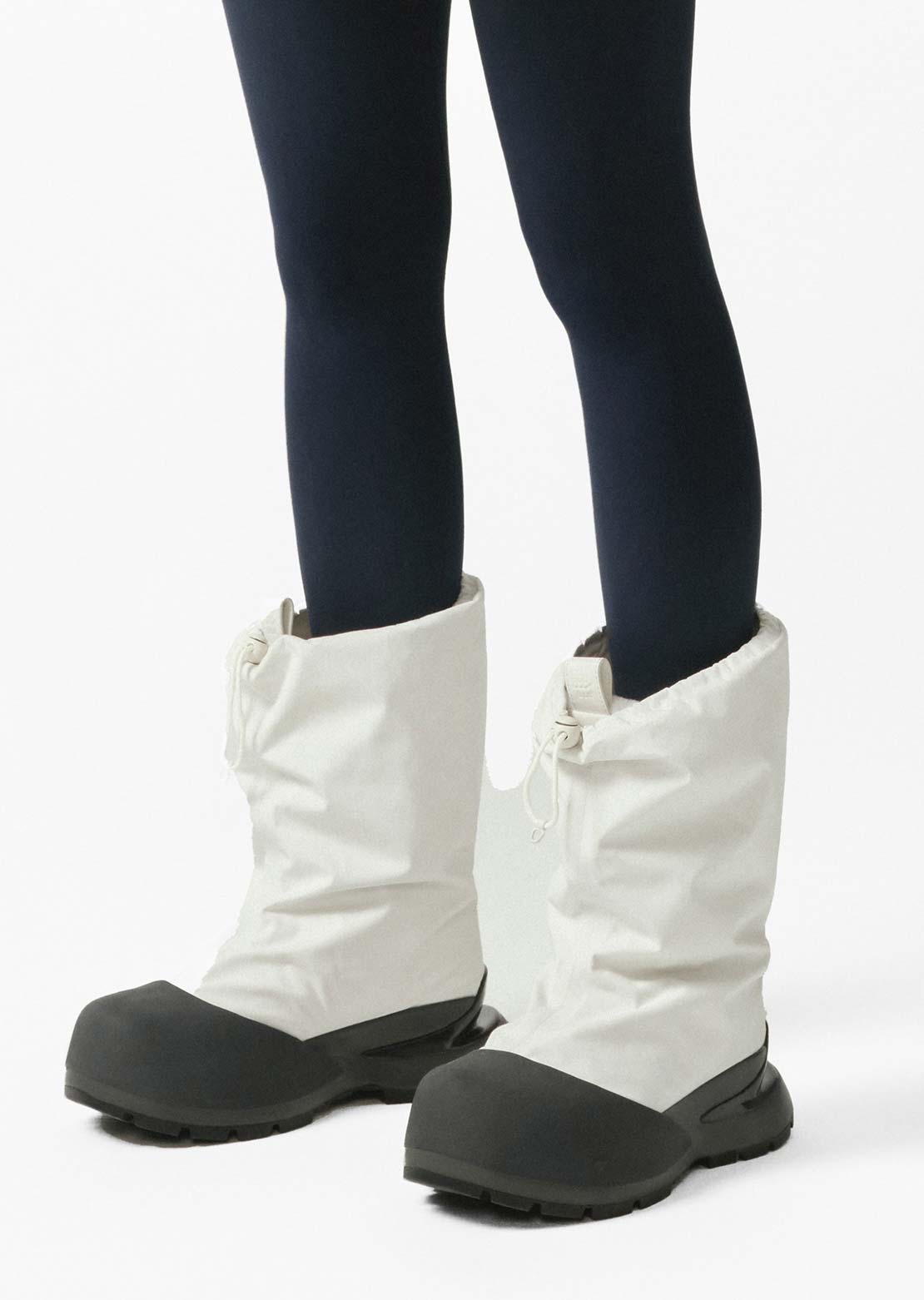 Ulu Unisex Raven Arctic Grip Mid Boots White