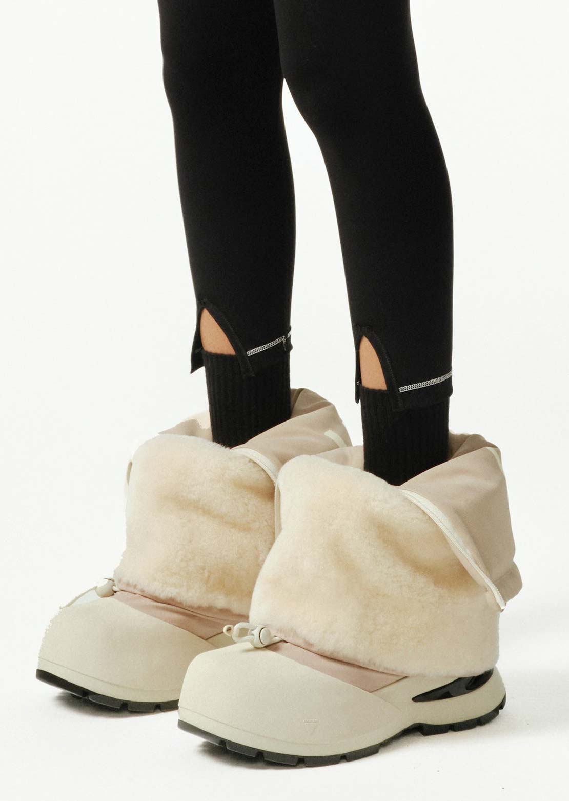 Ulu Unisex Raven Arctic Grip Tall Boots Cream