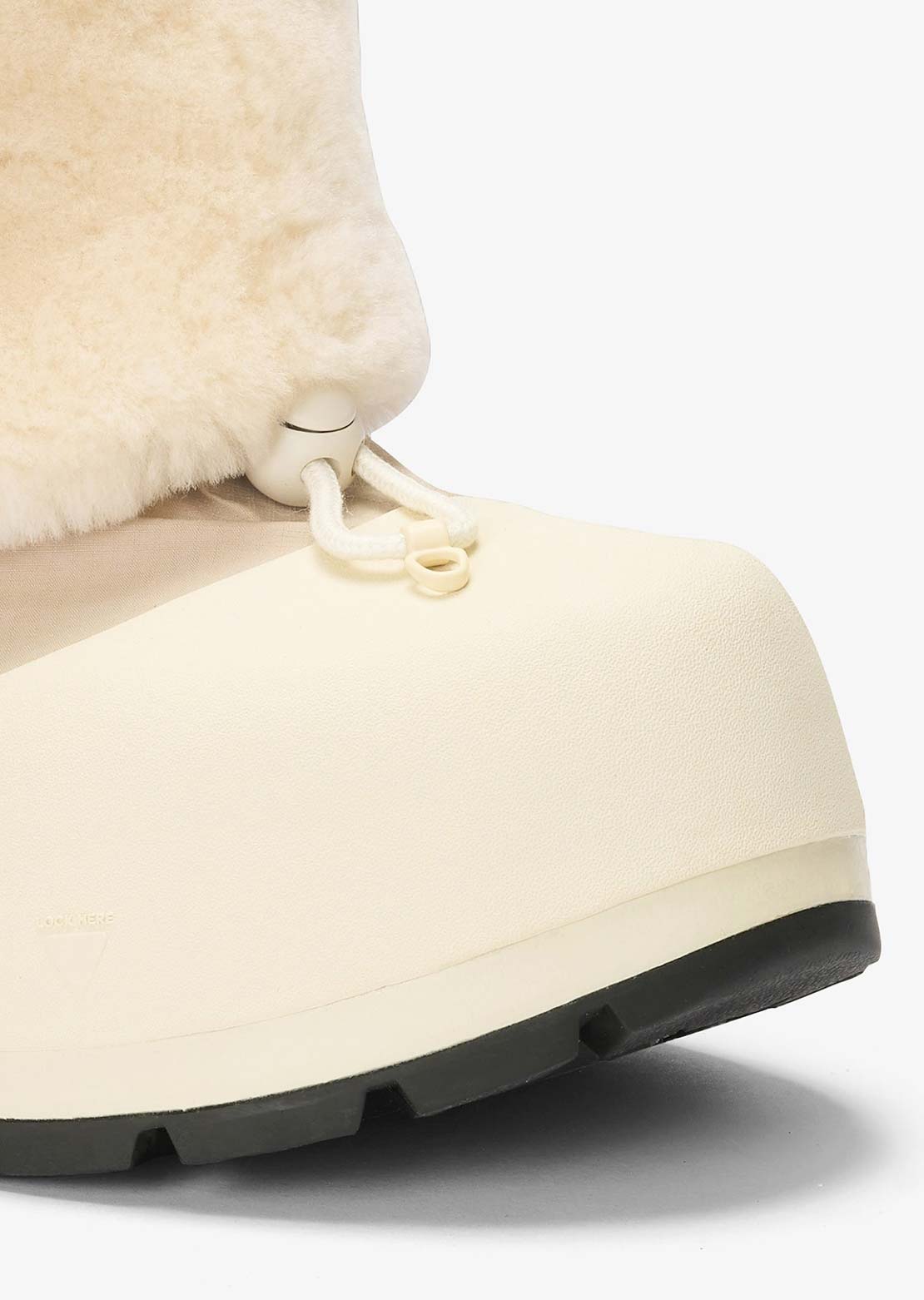 Ulu Unisex Raven Arctic Grip Tall Boots Cream