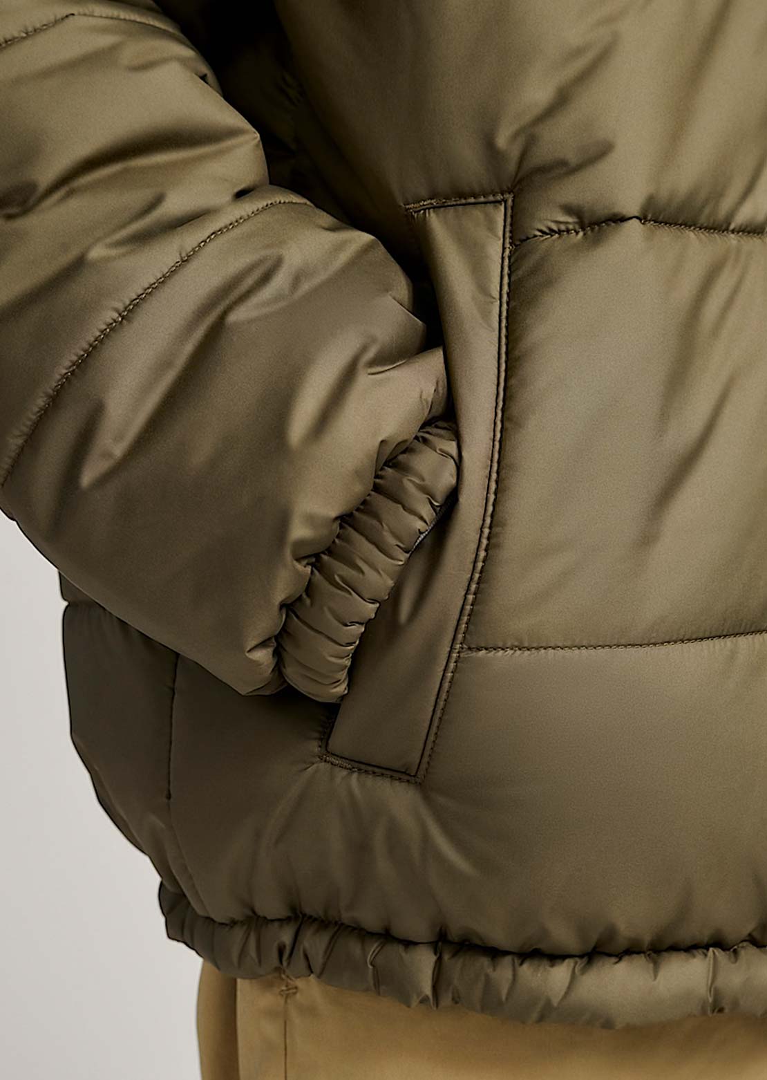 Vans Men's MTE Hillgate Puffer Jacket Bungee Cord