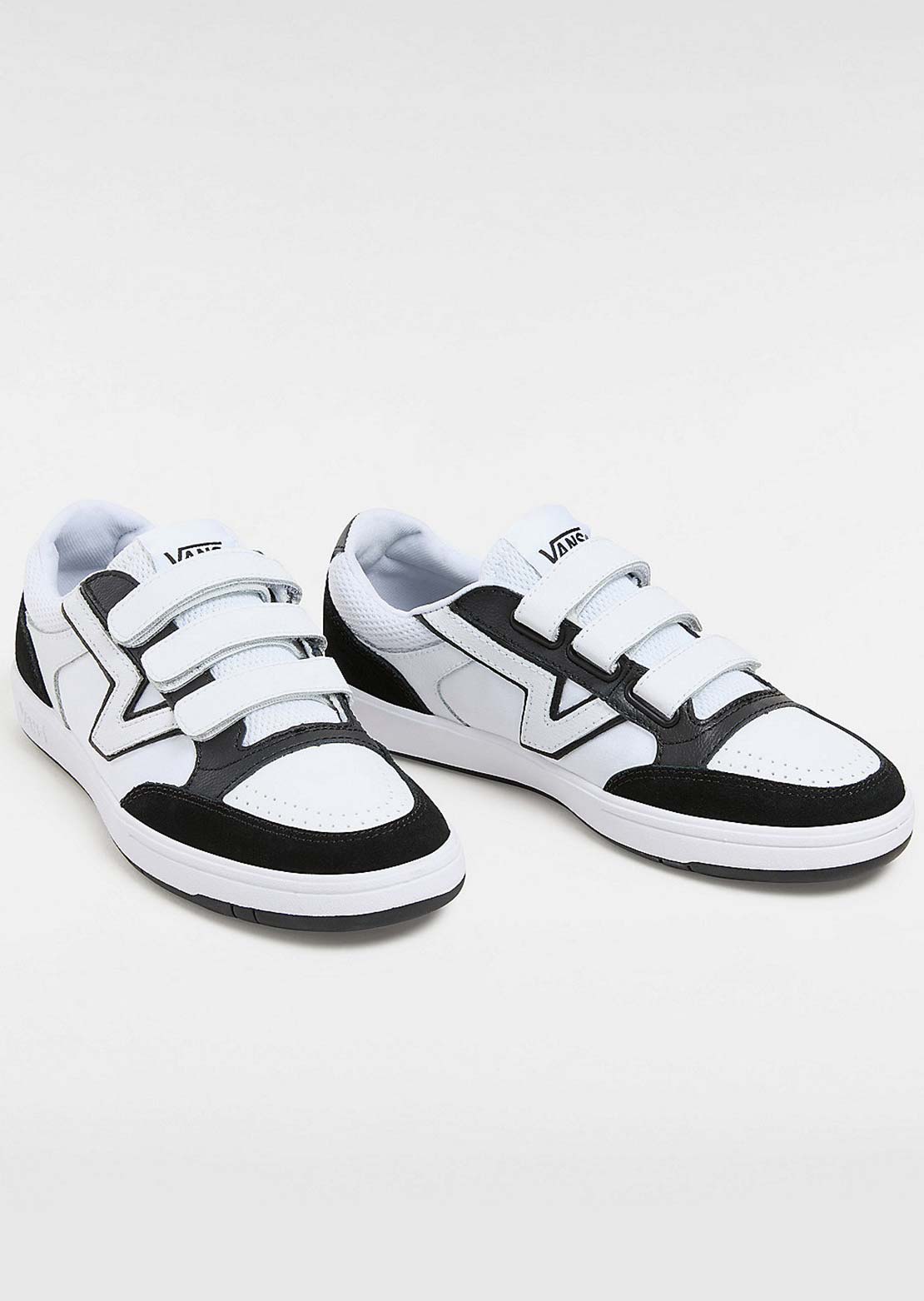 Vans Unisex Lowland CC V Shoes Black/True White