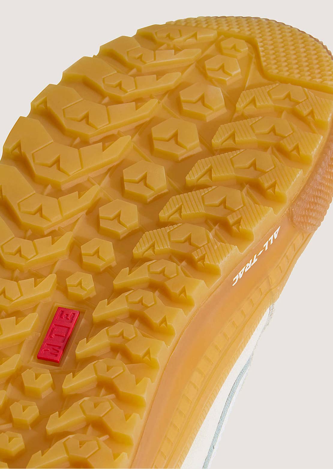 Vans Unisex MTE SK8-HI Waterproof Insulated Boots White Gum