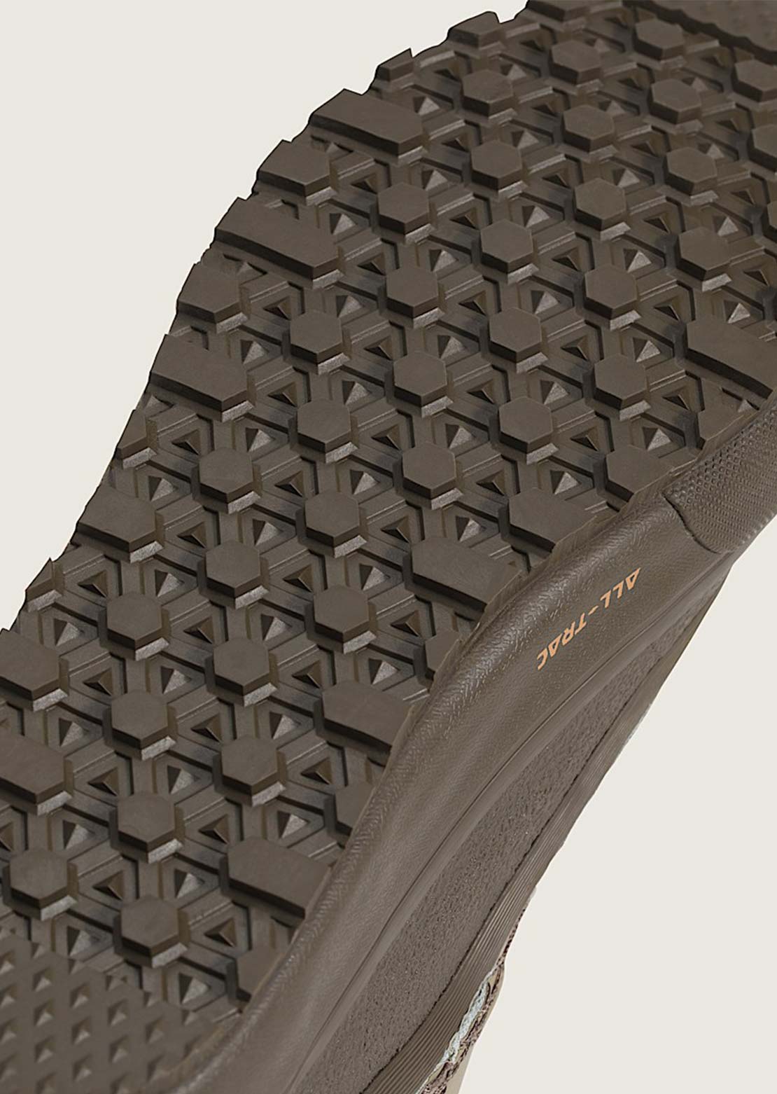 Vans Unisex MTE Standard Mid Chelsea Waterproof Boots Bay Leaf