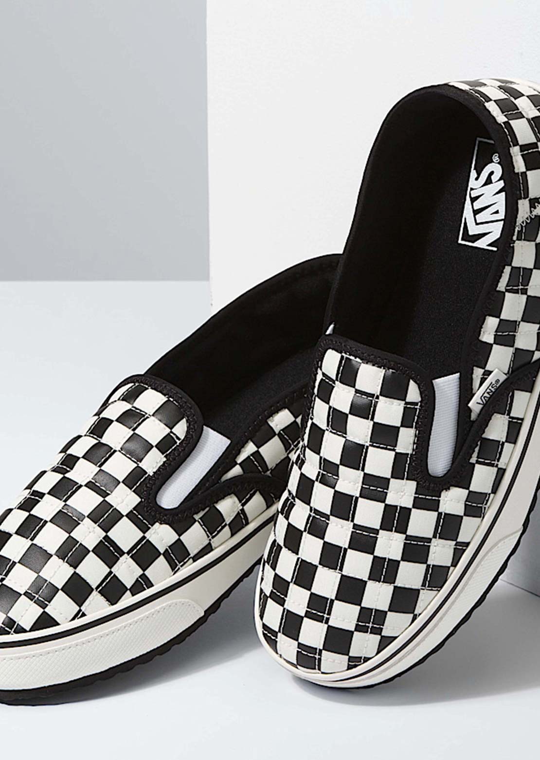 Vans Unisex Slip-Er 2 MTE Slippers (Checkerboard) Black / Classic White