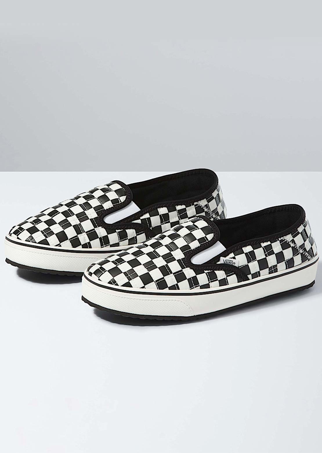 Vans Unisex Slip-Er 2 MTE Slippers (Checkerboard) Black / Classic White