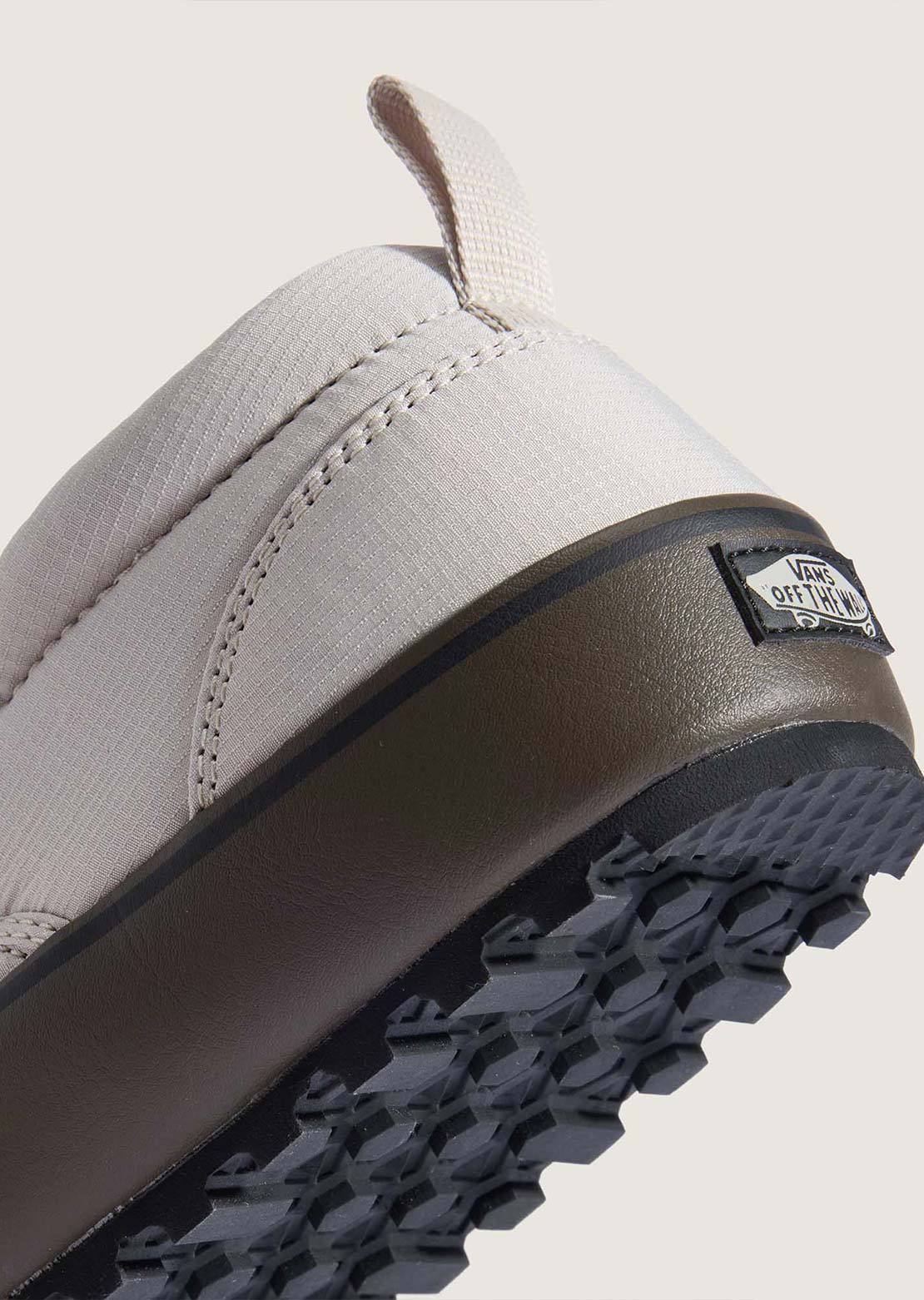 Vans Unisex Snow Lodge Slipper MID MTE Shoes Oatmeal/Gum