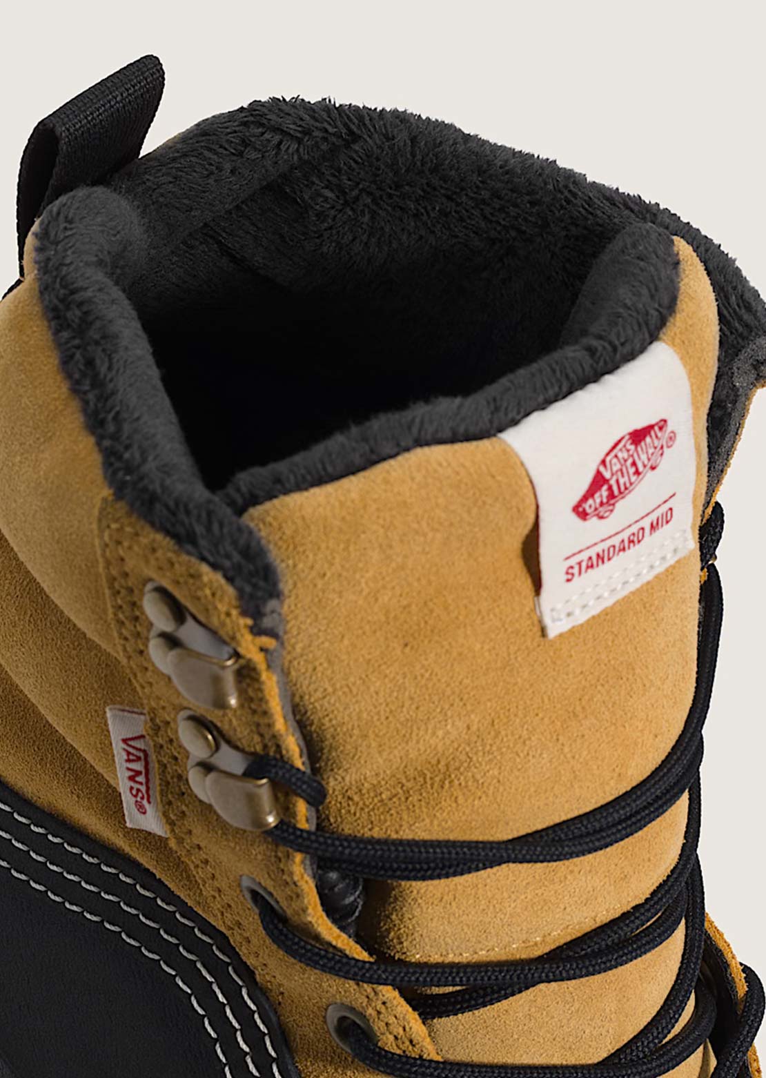 Vans Unisex Standard Mid 2.0 MTE Boots