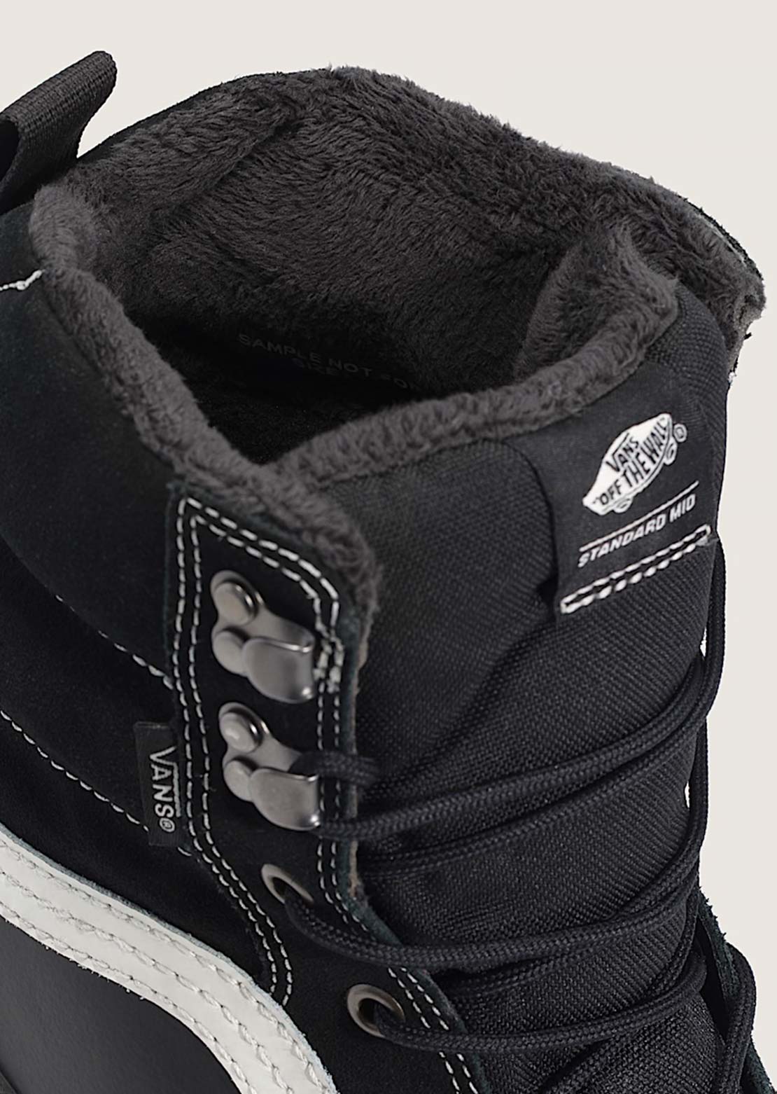 Vans Unisex Standard Mid 2.0 MTE Boots
